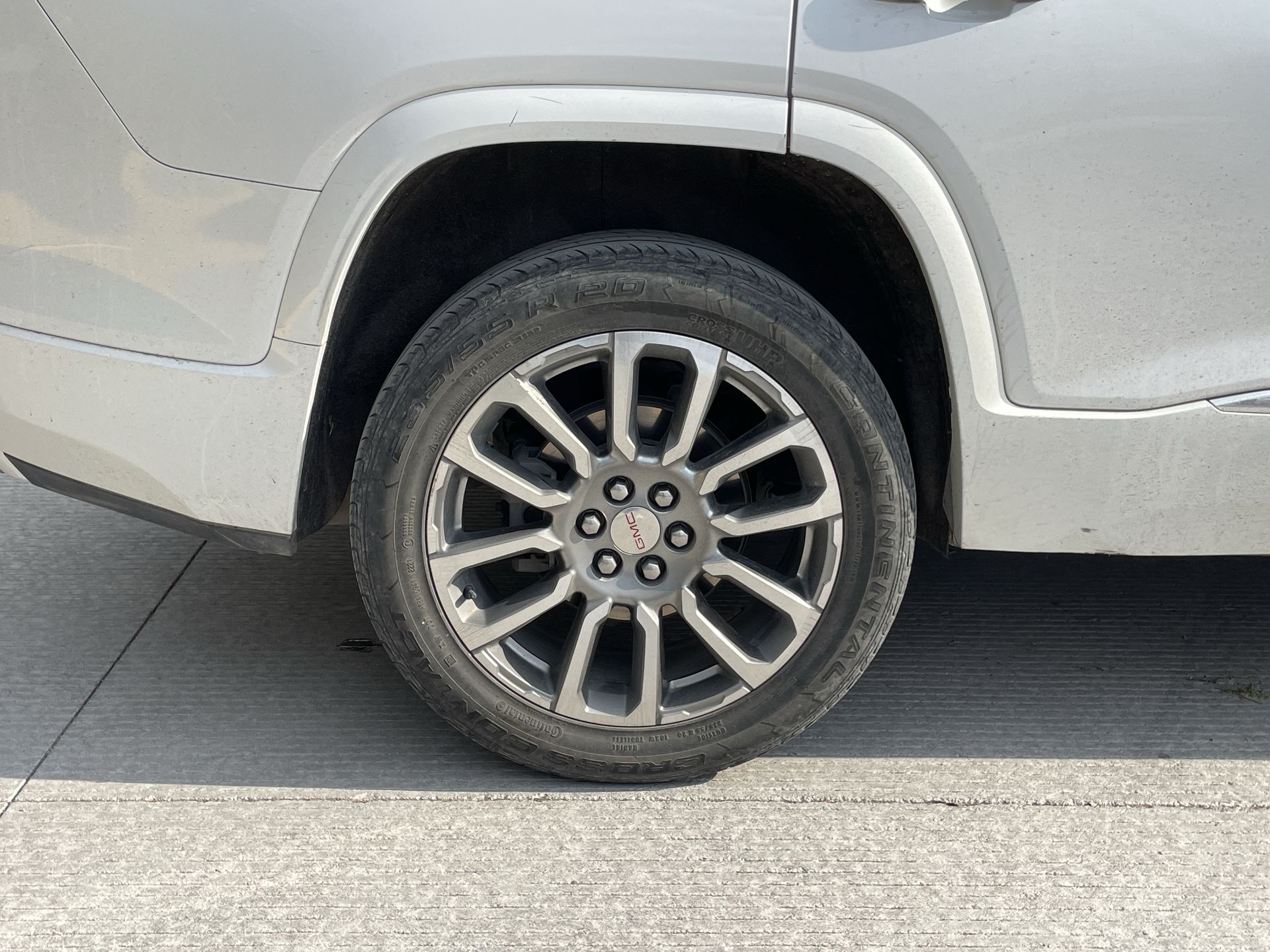 2023 GMC ACADIA DENALI G