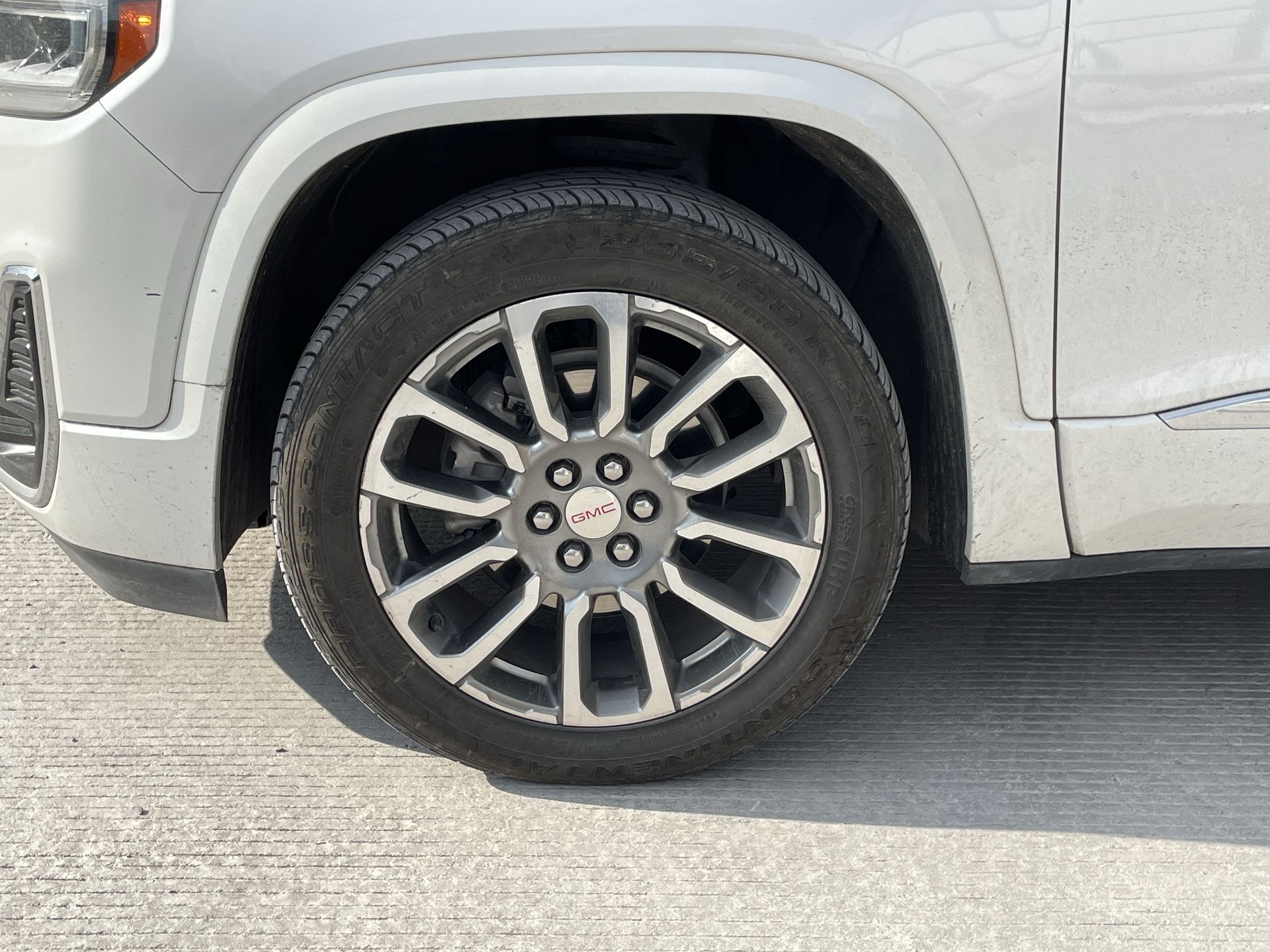 2023 GMC ACADIA DENALI G