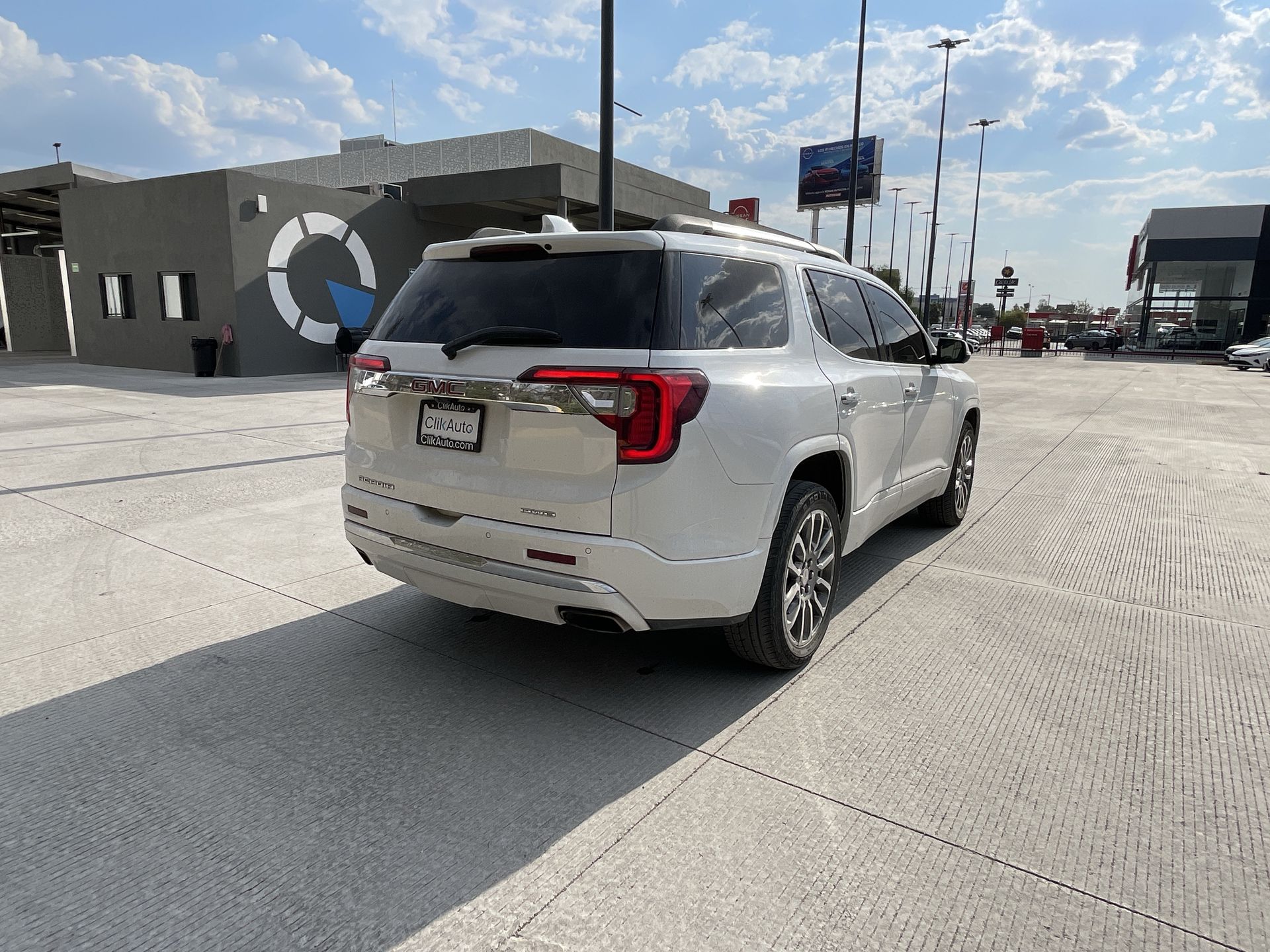 2023 GMC ACADIA DENALI G