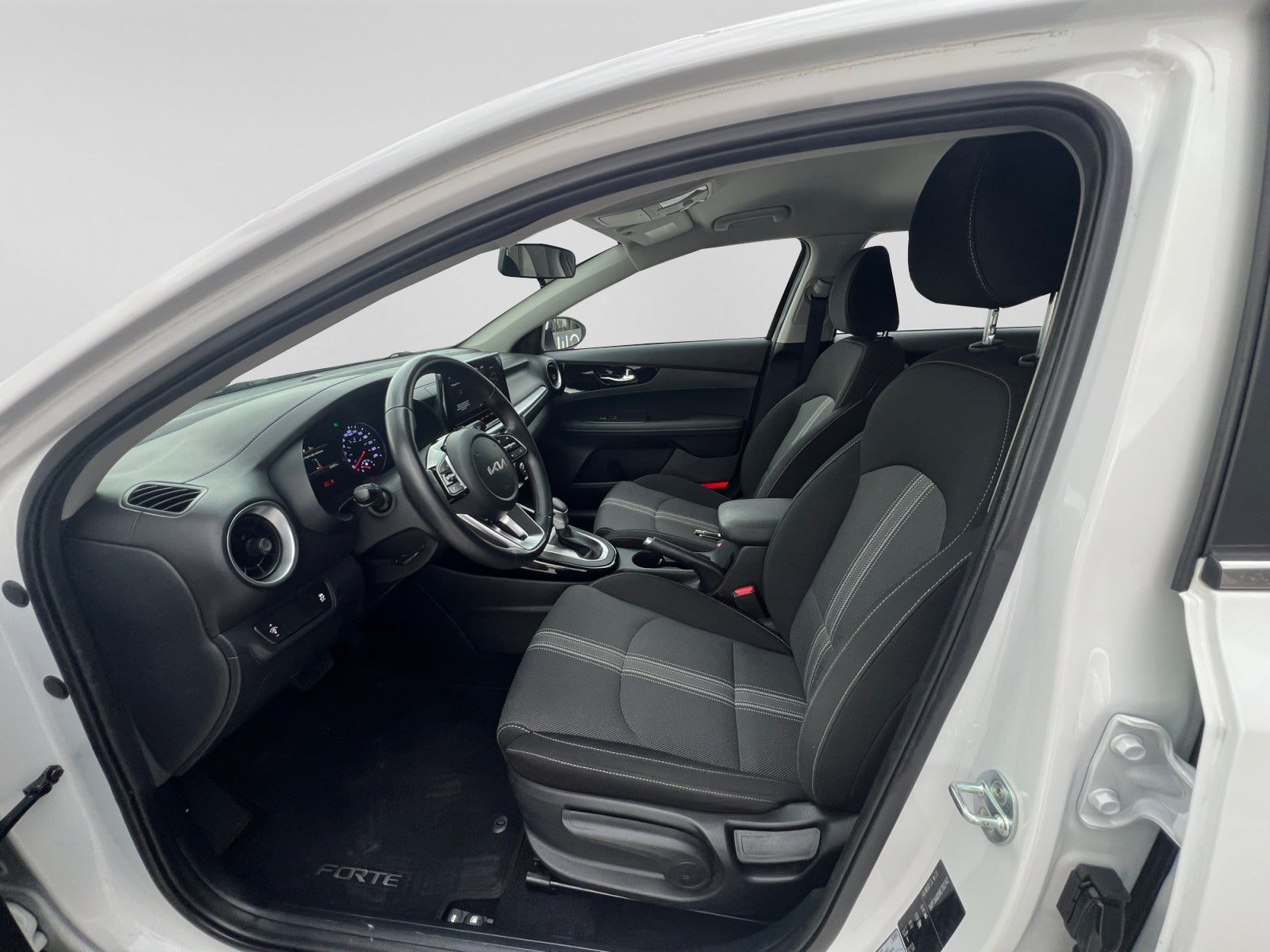 2024 Kia FORTE EX
