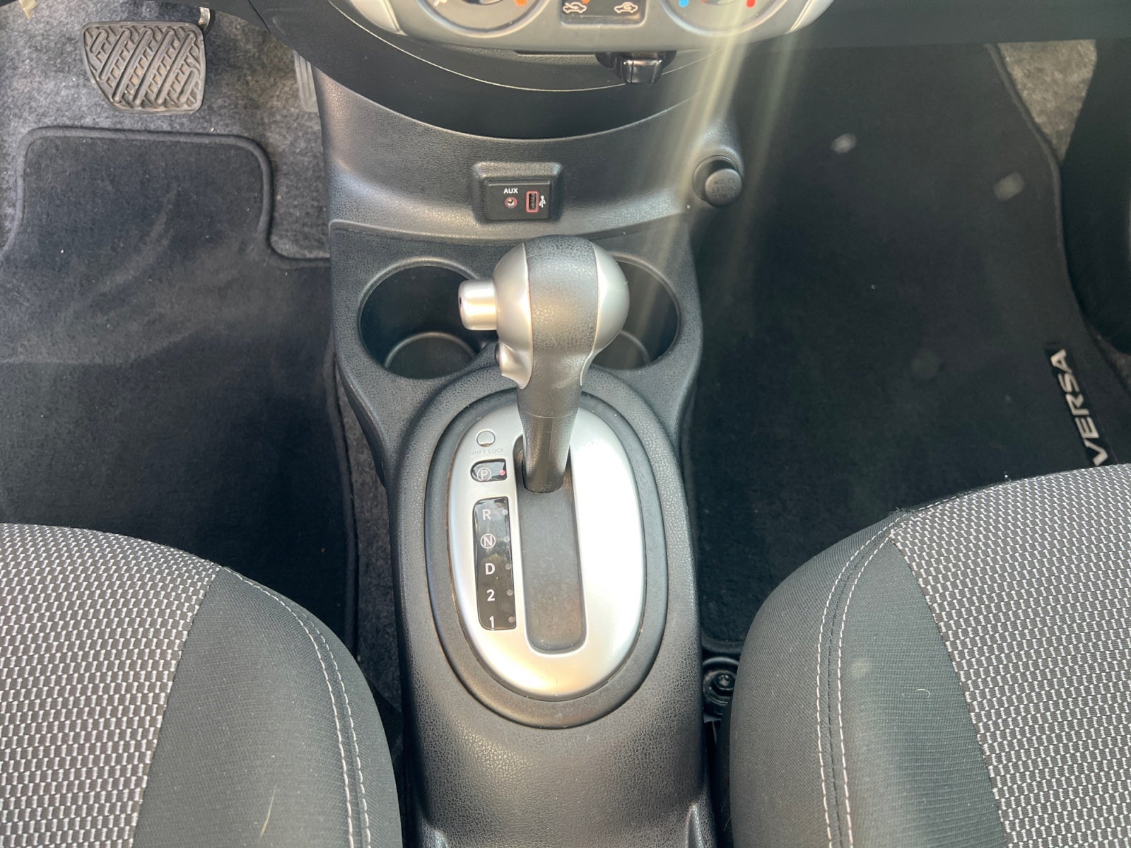 2019 Nissan VERSA ADVANCE AT AC