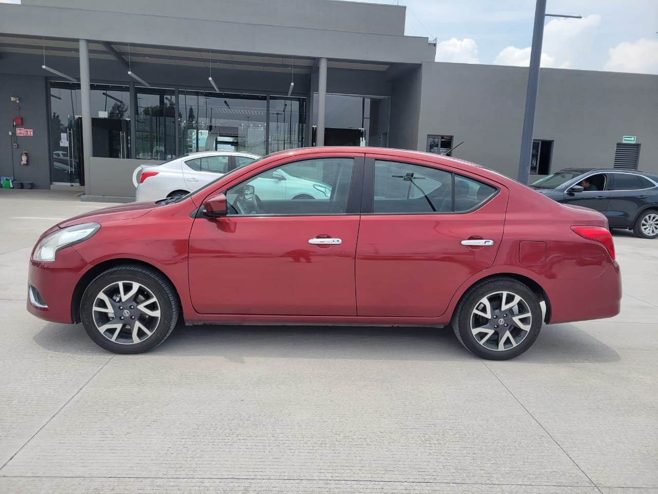 2019 Nissan VERSA ADVANCE AT AC