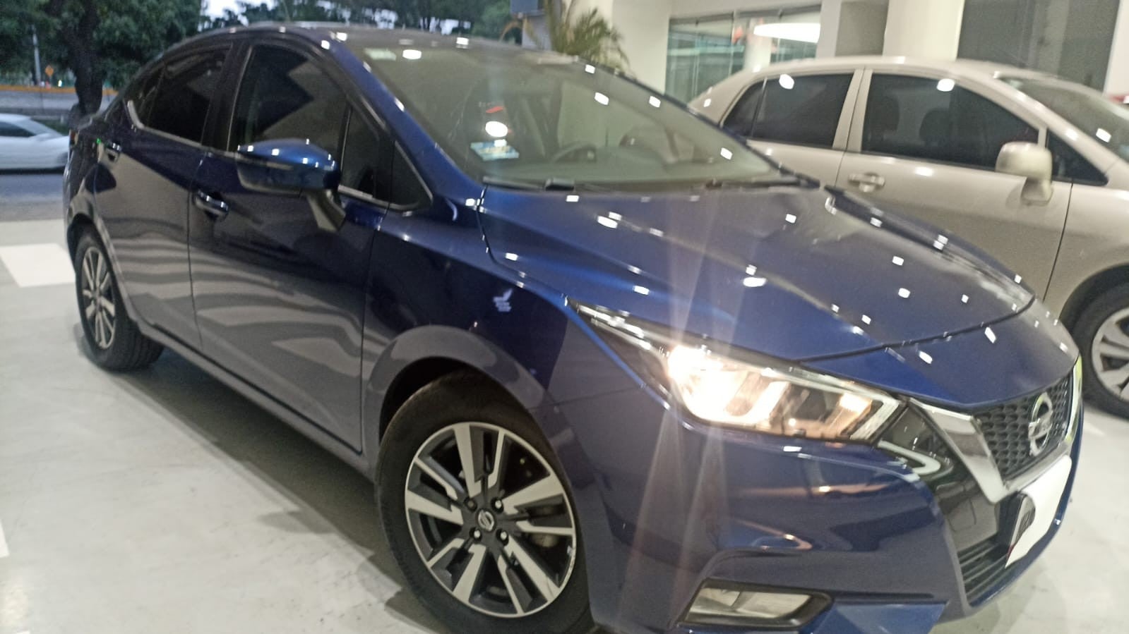 2020 Nissan VERSA ADVANCE CVT