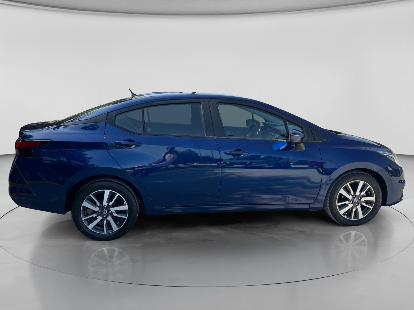 2021 Nissan VERSA ADVANCE CVT 21