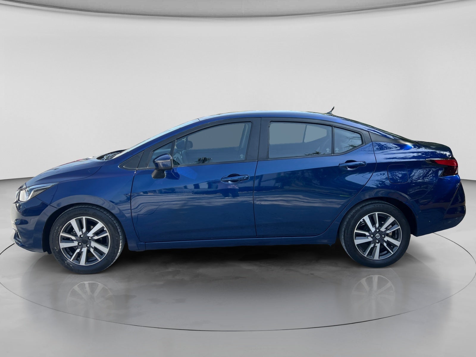 2021 Nissan VERSA ADVANCE CVT 21