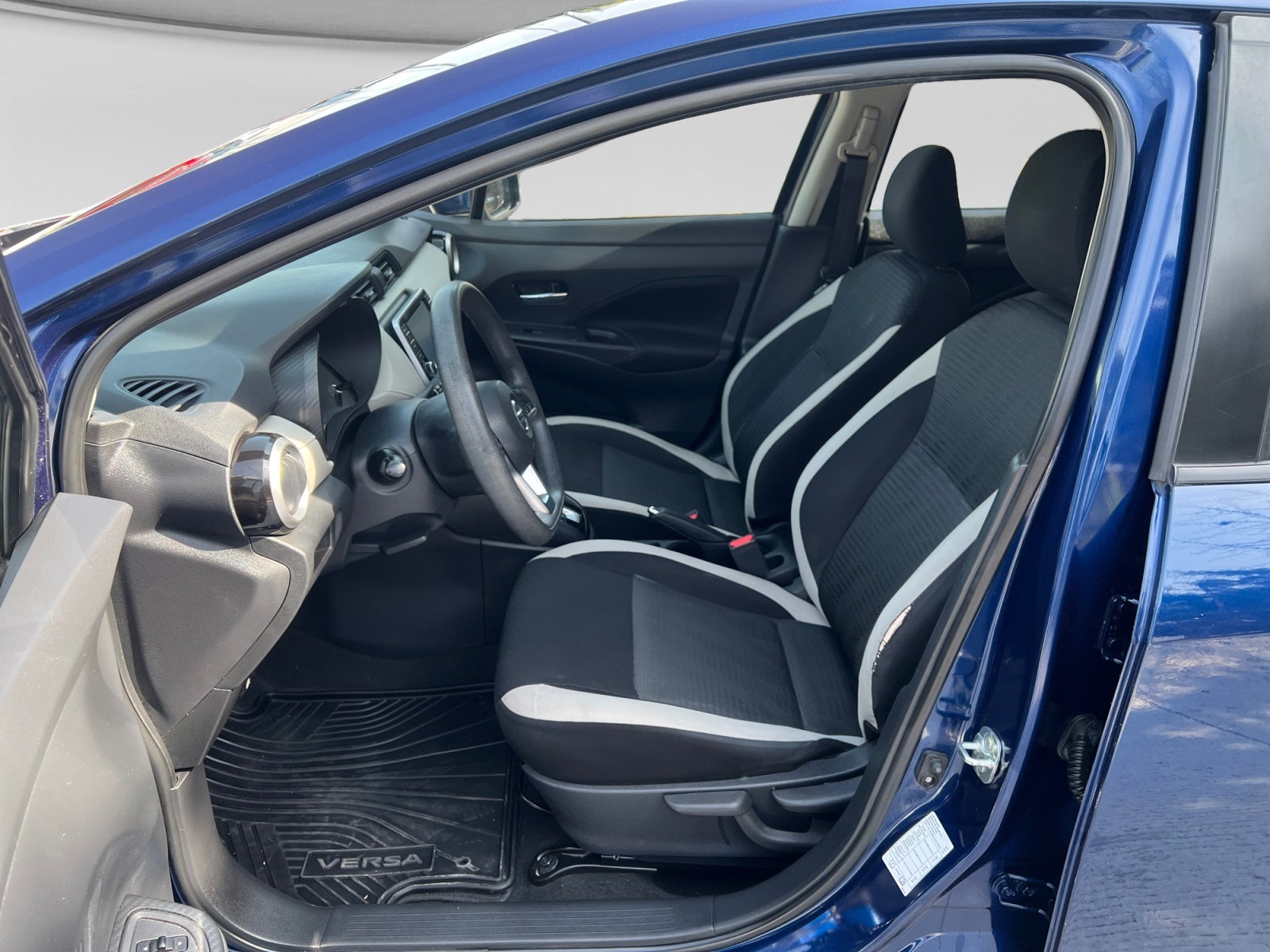 2021 Nissan VERSA ADVANCE CVT 21