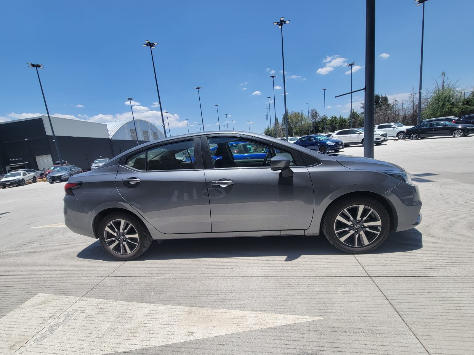 2022 Nissan VERSA ADVANCE CVT 22