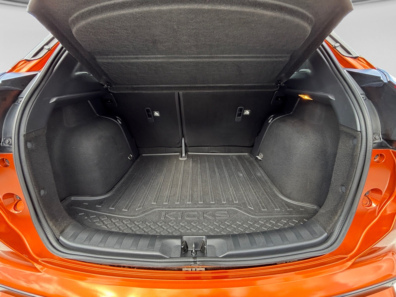 2022 Nissan KICKS KICKS PLATINUM 1.6LTS CVT BI-TONO