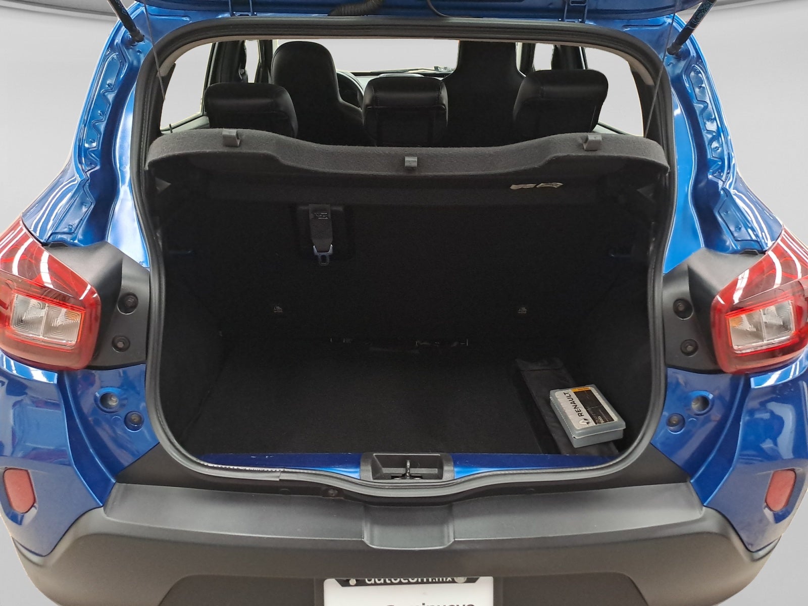 2023 RENAULT KWID ICONIC