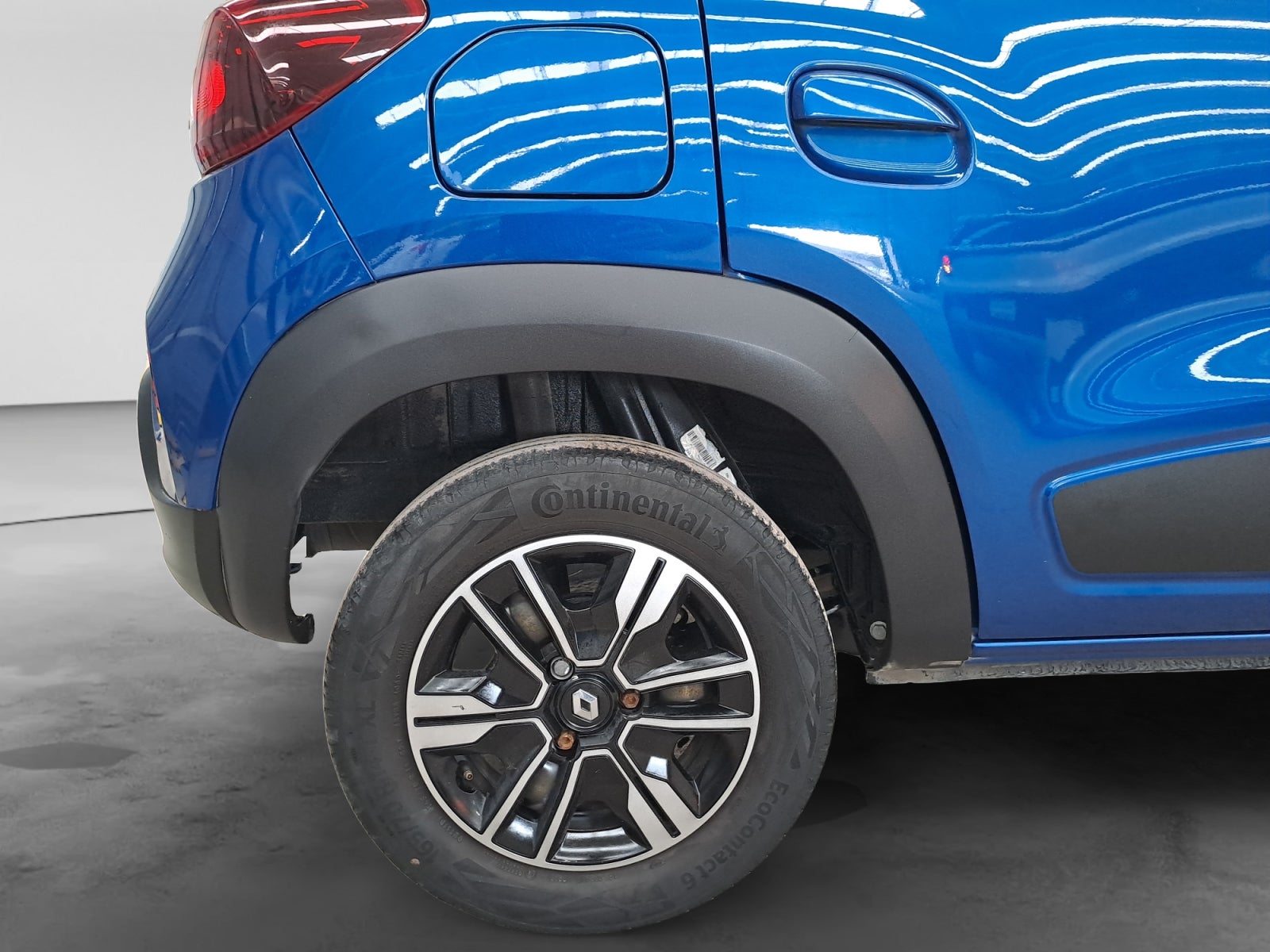 2023 RENAULT KWID ICONIC