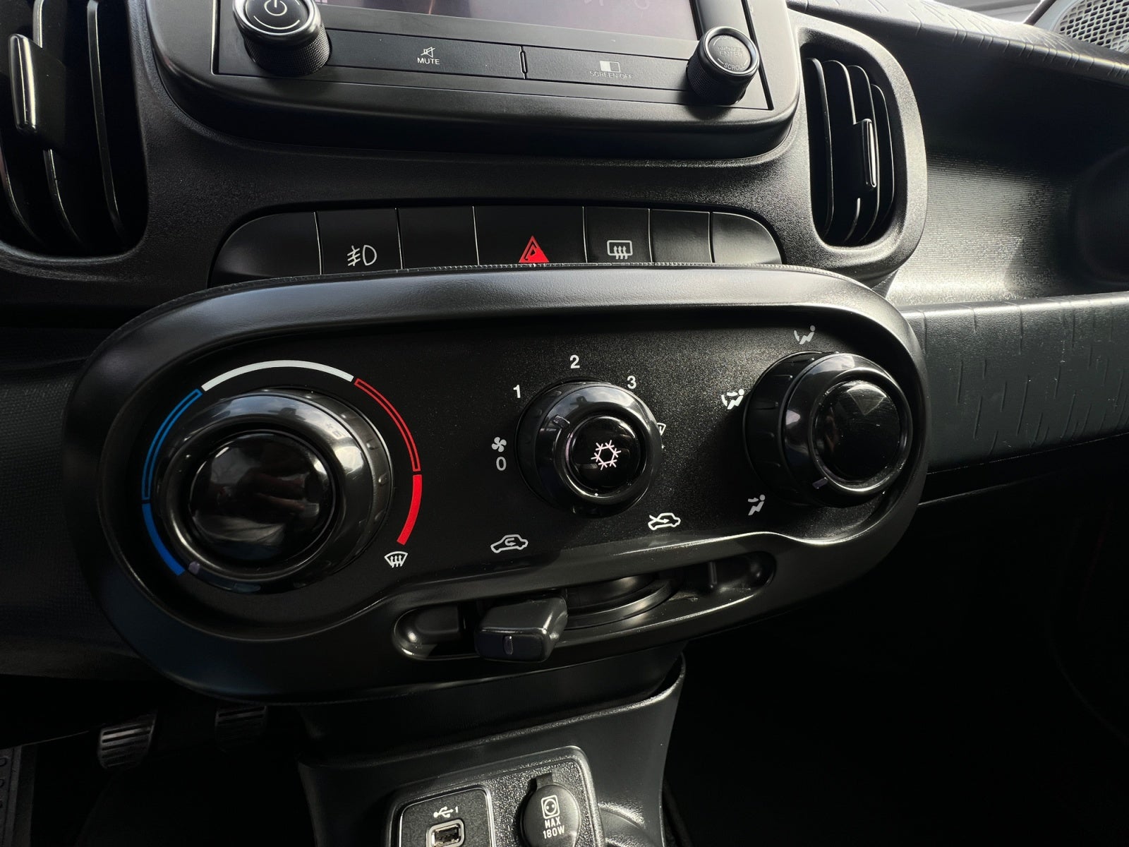 2021 FIAT MOBI TREKKING
