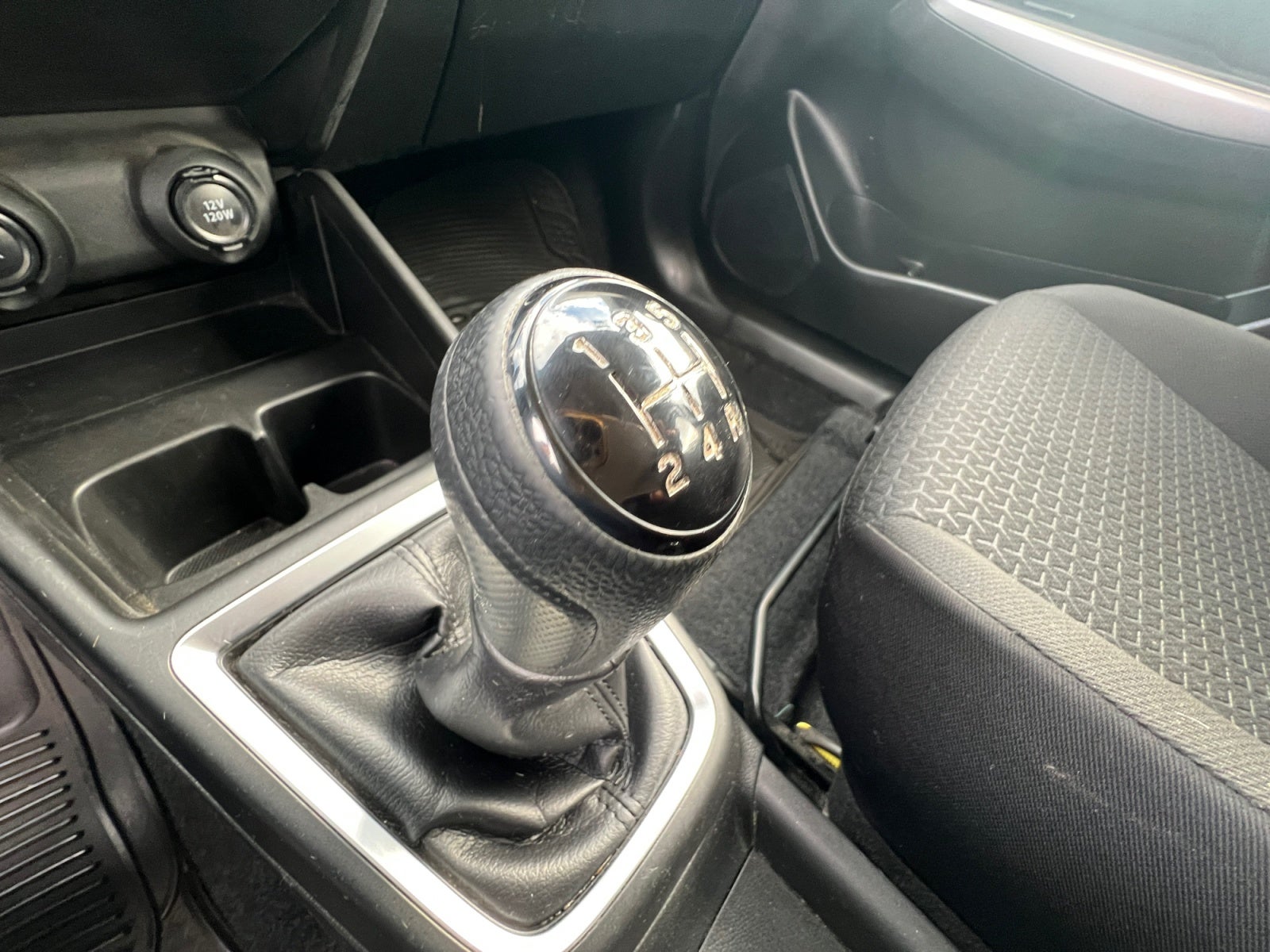 2022 SUZUKI SWIFT GLX 5MT