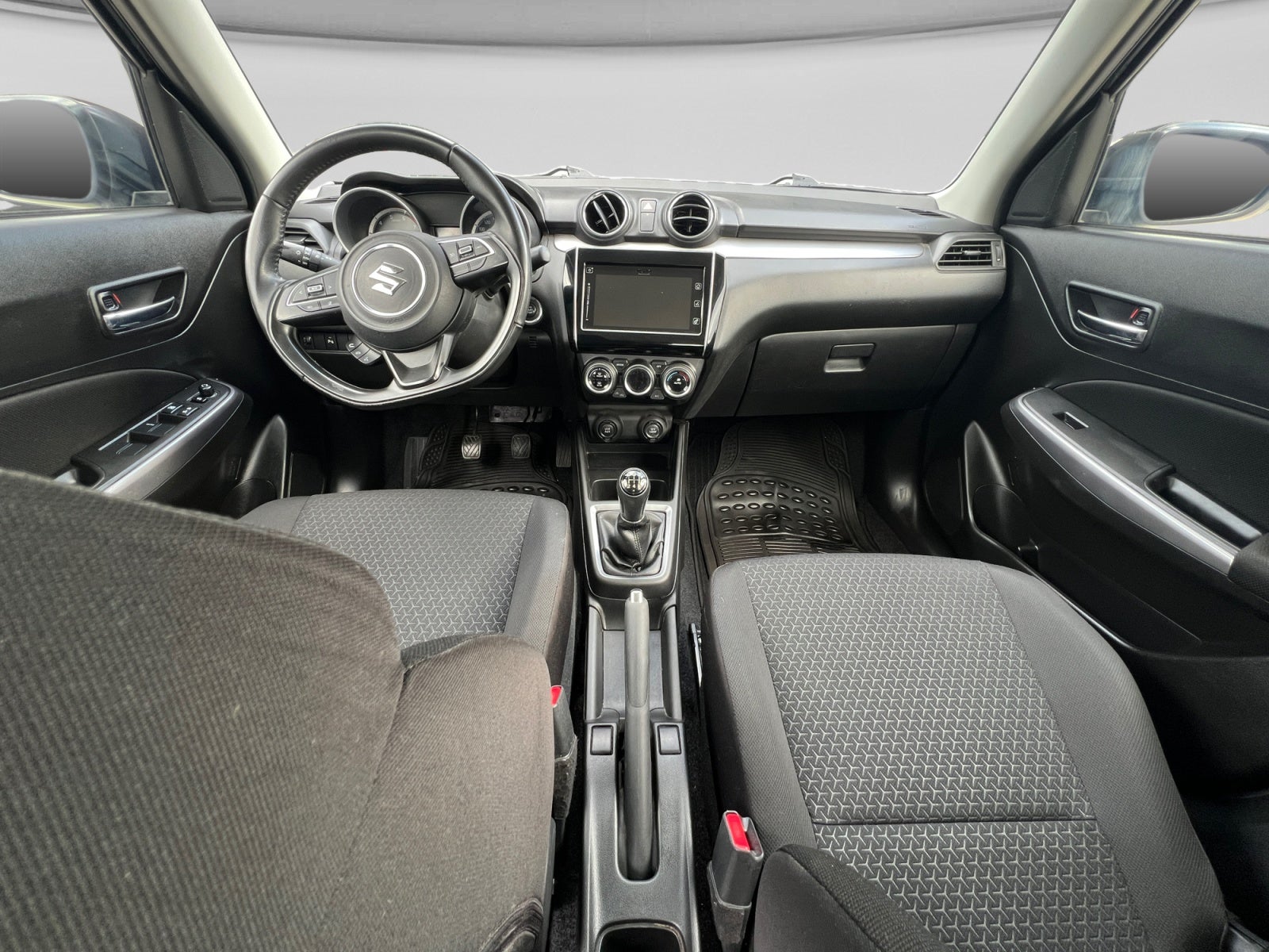 2022 SUZUKI SWIFT GLX 5MT