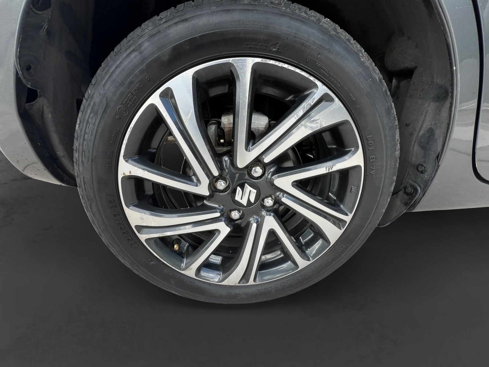 2022 SUZUKI SWIFT GLX 5MT