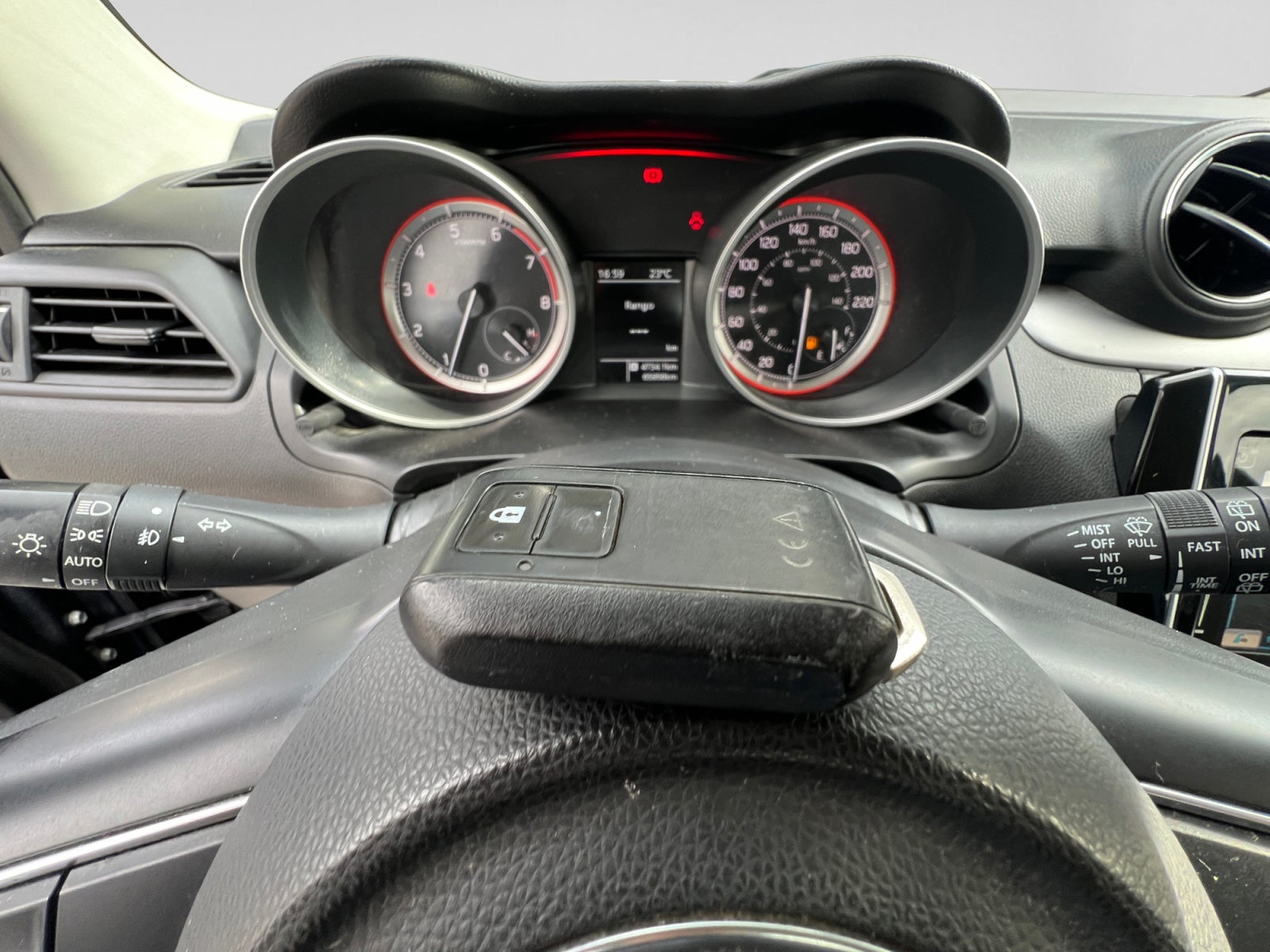 2022 SUZUKI SWIFT GLX 5MT