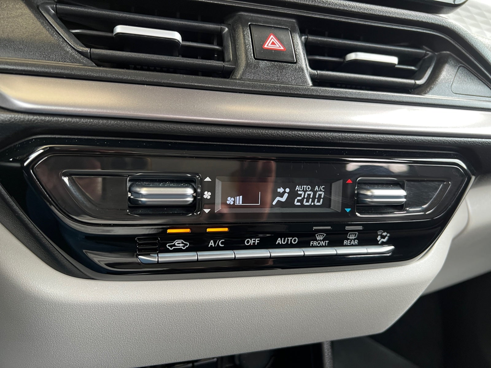 2025 SUZUKI SWIFT BOOSTERGREEN GLX MANUAL