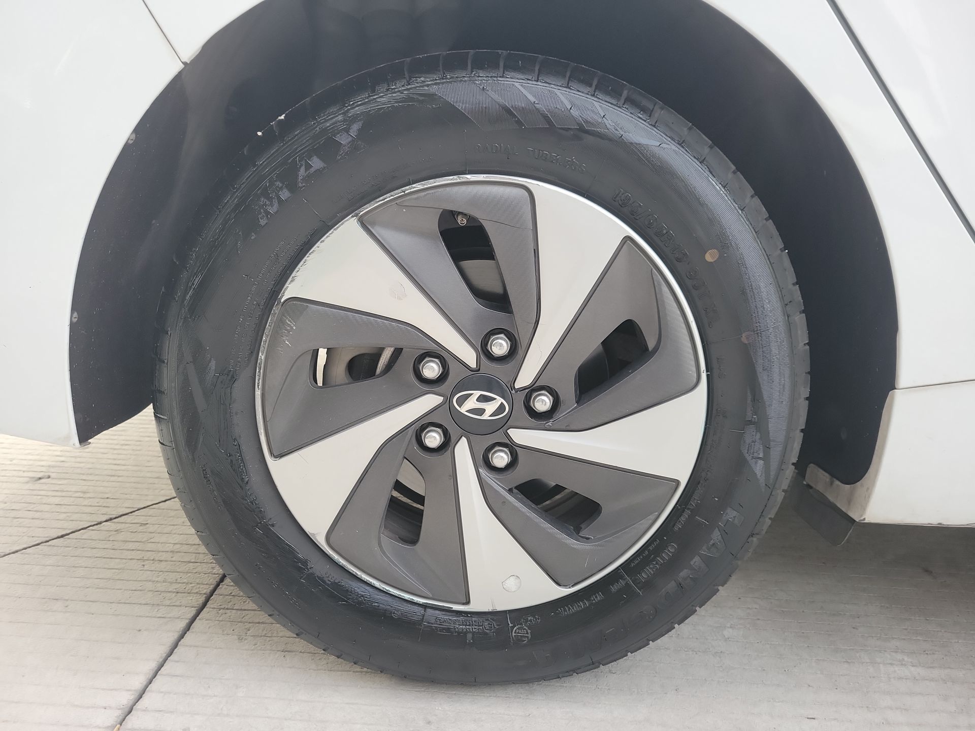 2019 Hyundai IONIQ 1.6 GLS PREMIUM