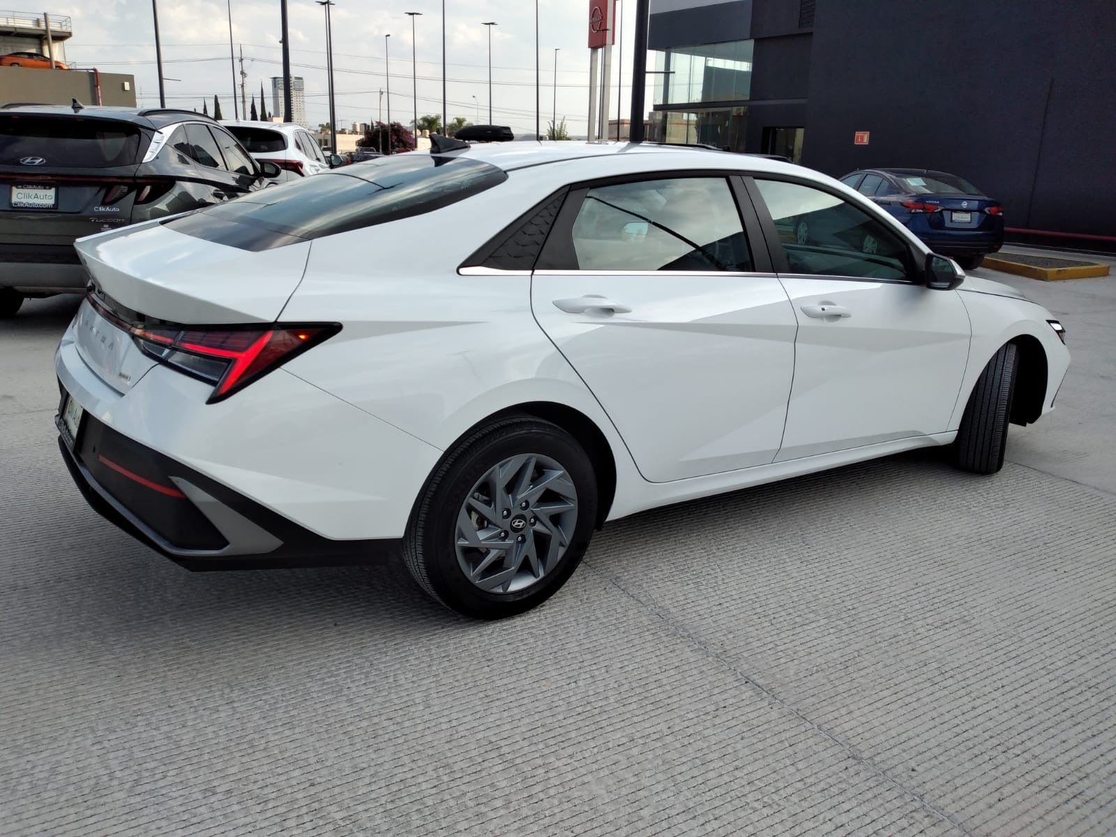 2026 Hyundai ELANTRA GLS PREMIUM DCT HEV
