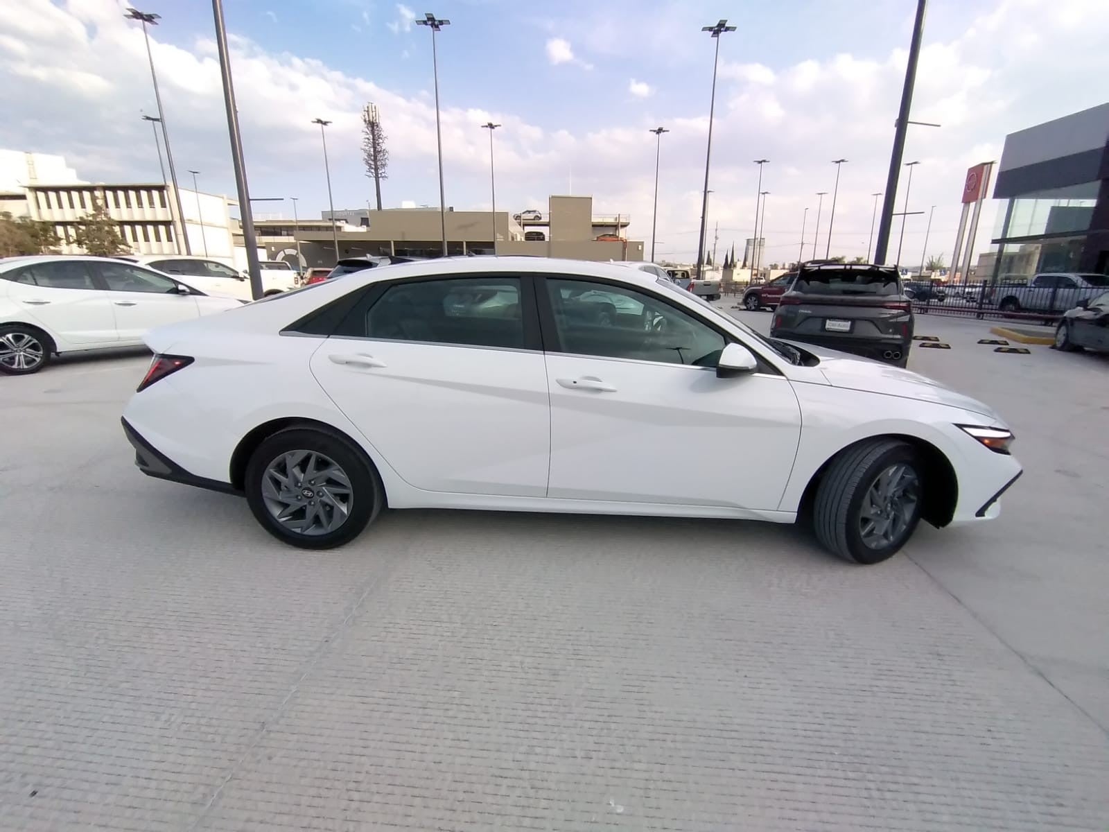 2026 Hyundai ELANTRA GLS PREMIUM DCT HEV