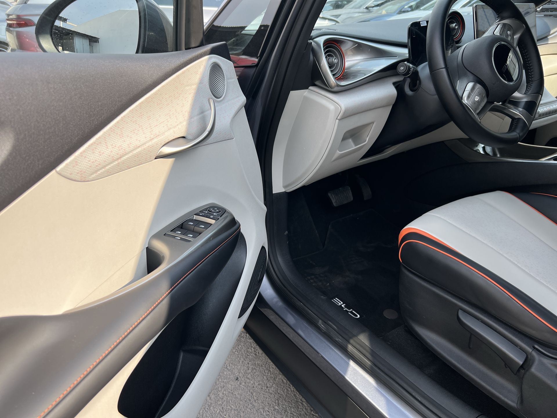 2024 BYD DOLPHIN BEV 45KWH GS