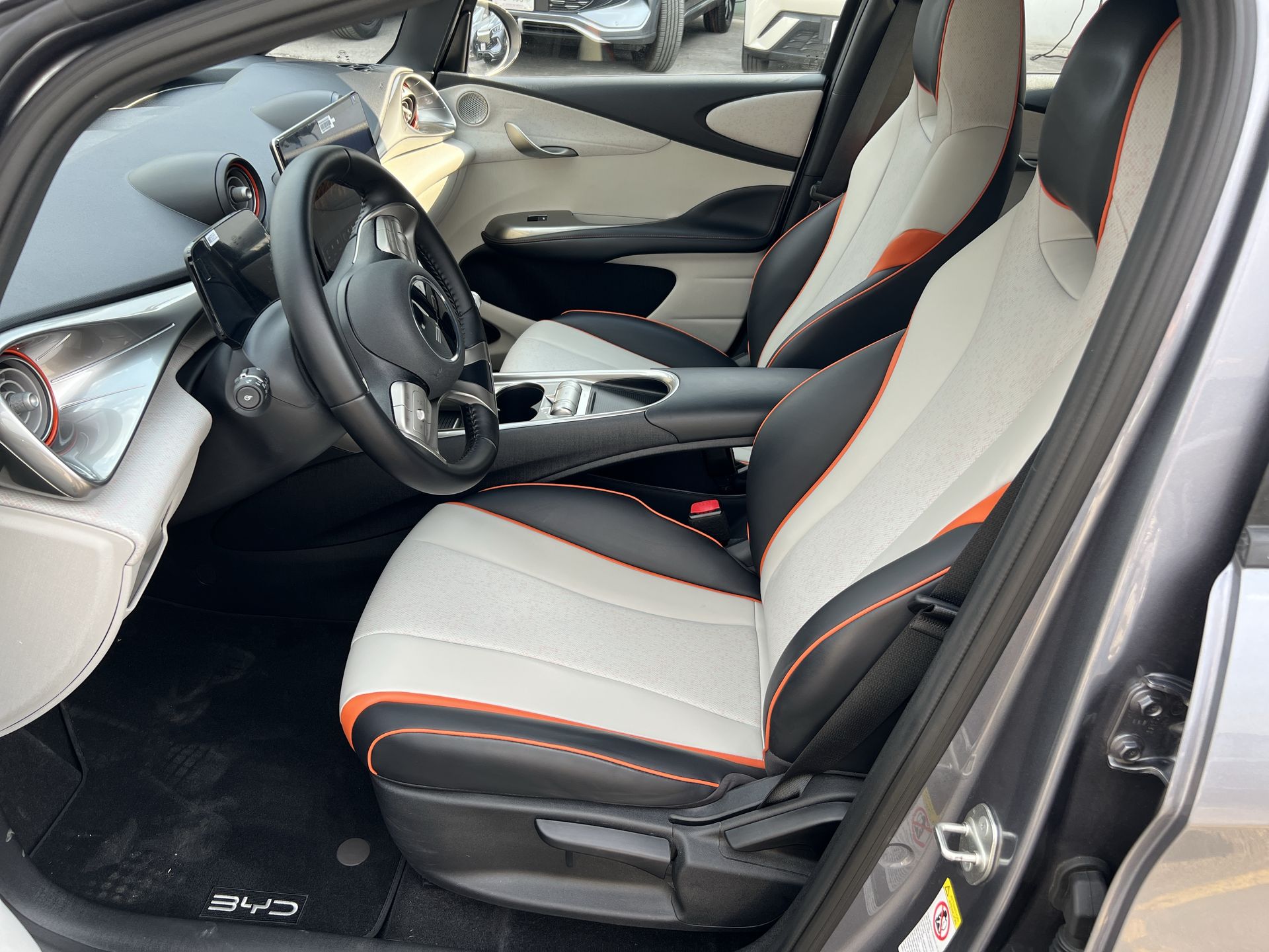 2024 BYD DOLPHIN BEV 45KWH GS