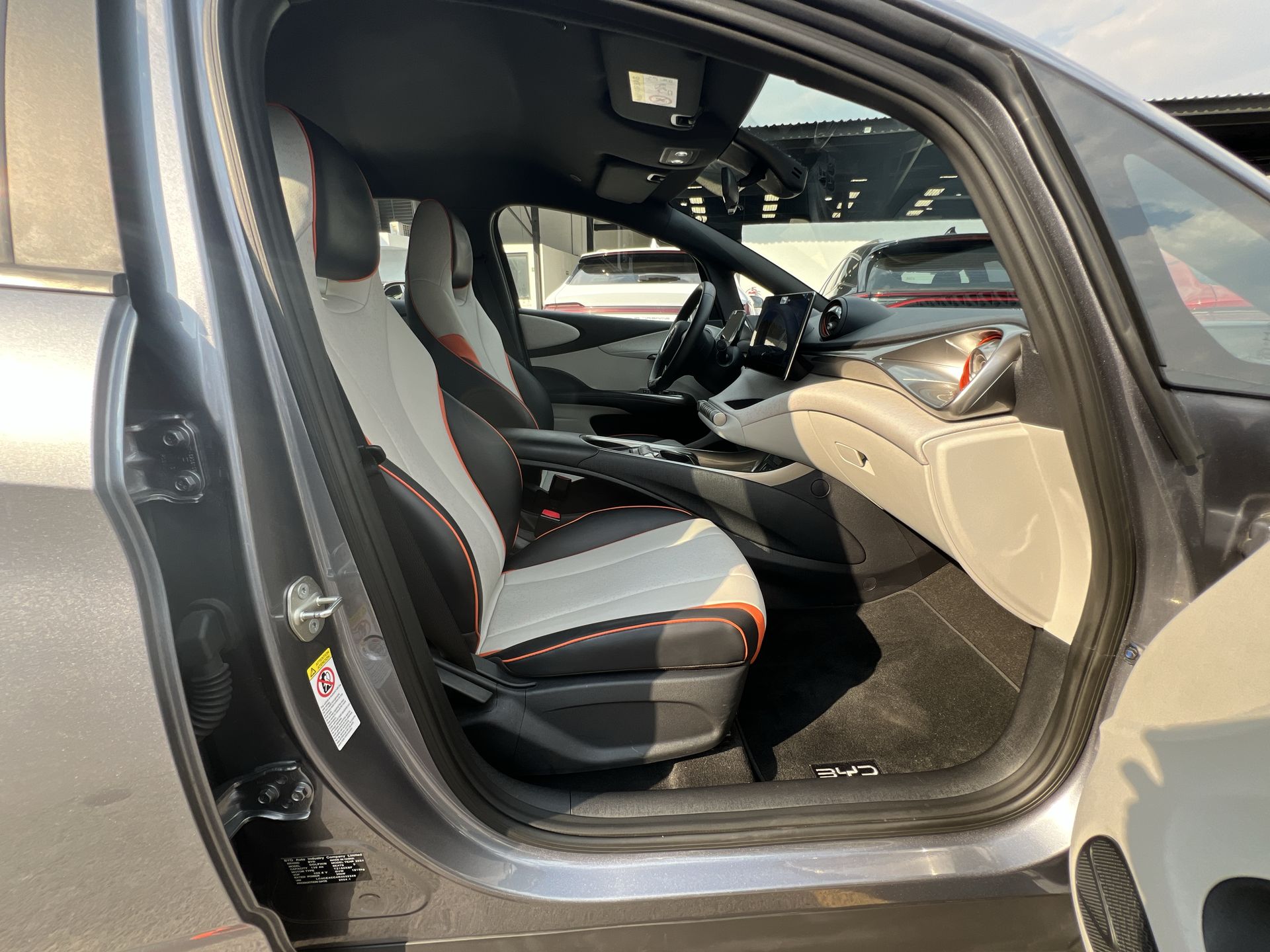 2024 BYD DOLPHIN BEV 45KWH GS