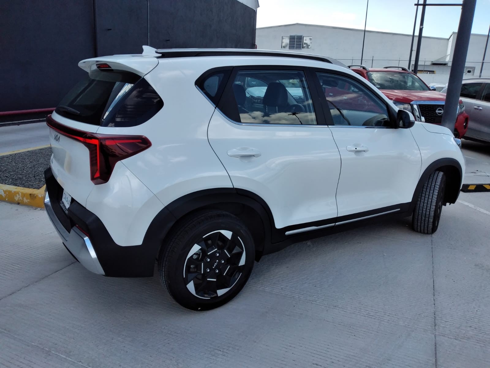 2024 Kia SONET SX IVT