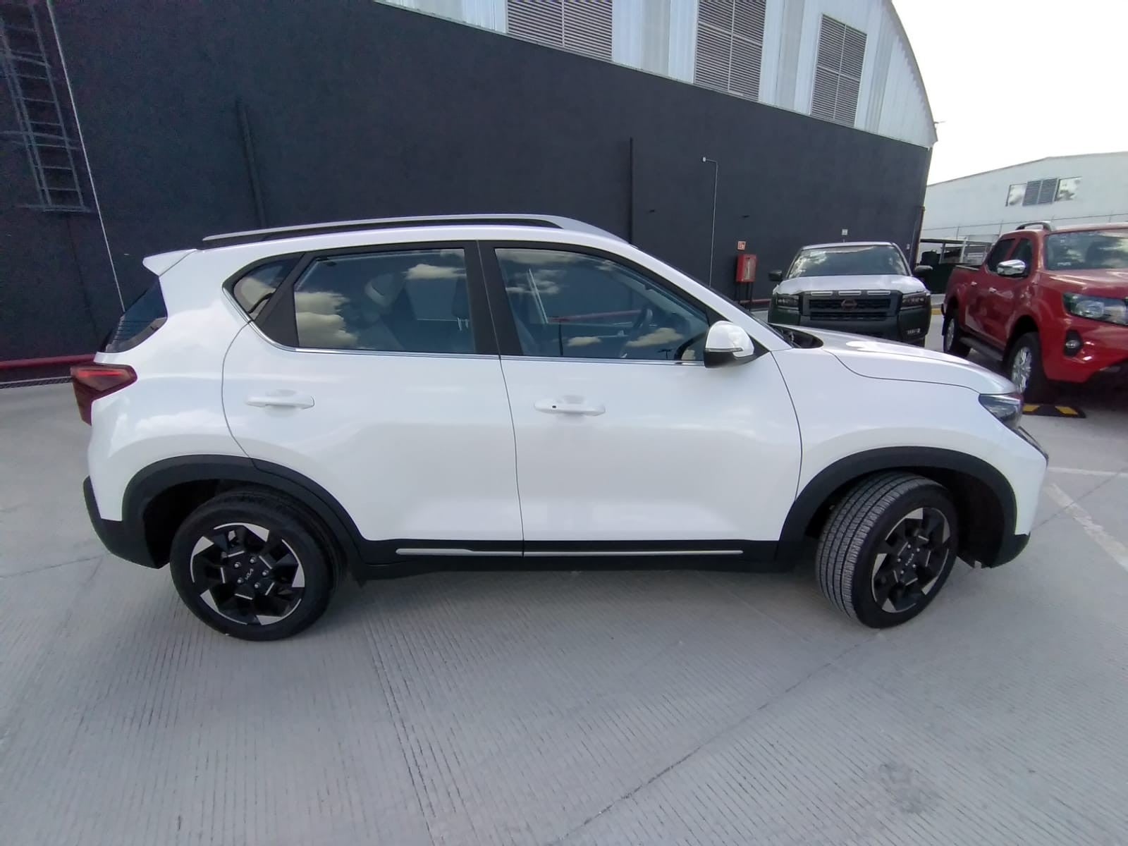 2024 Kia SONET SX IVT