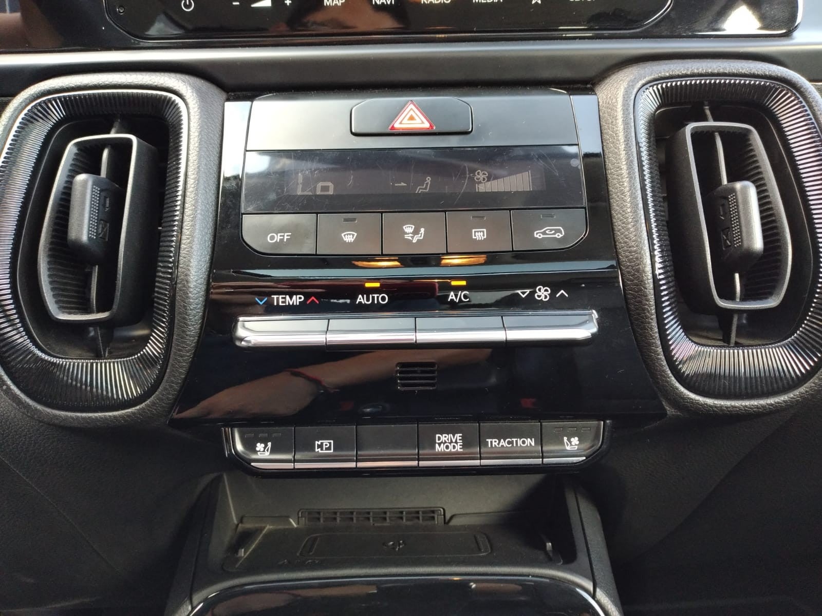 2024 Kia SONET SX IVT
