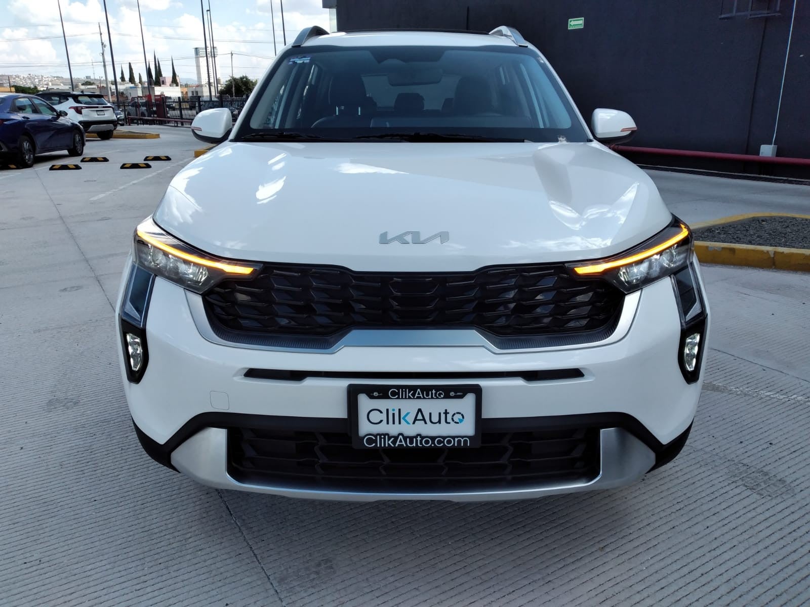 2024 Kia SONET SX IVT