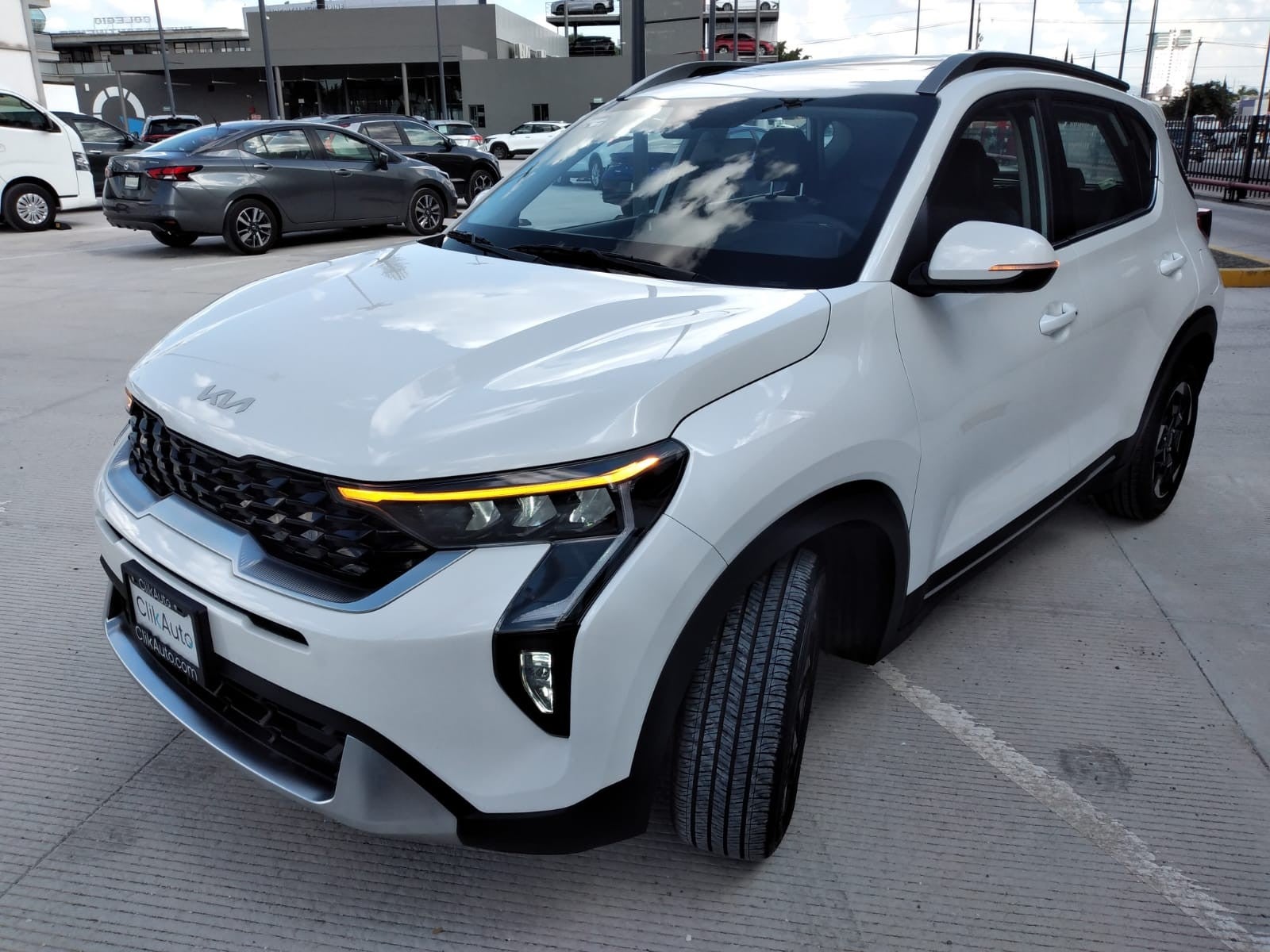 2024 Kia SONET SX IVT