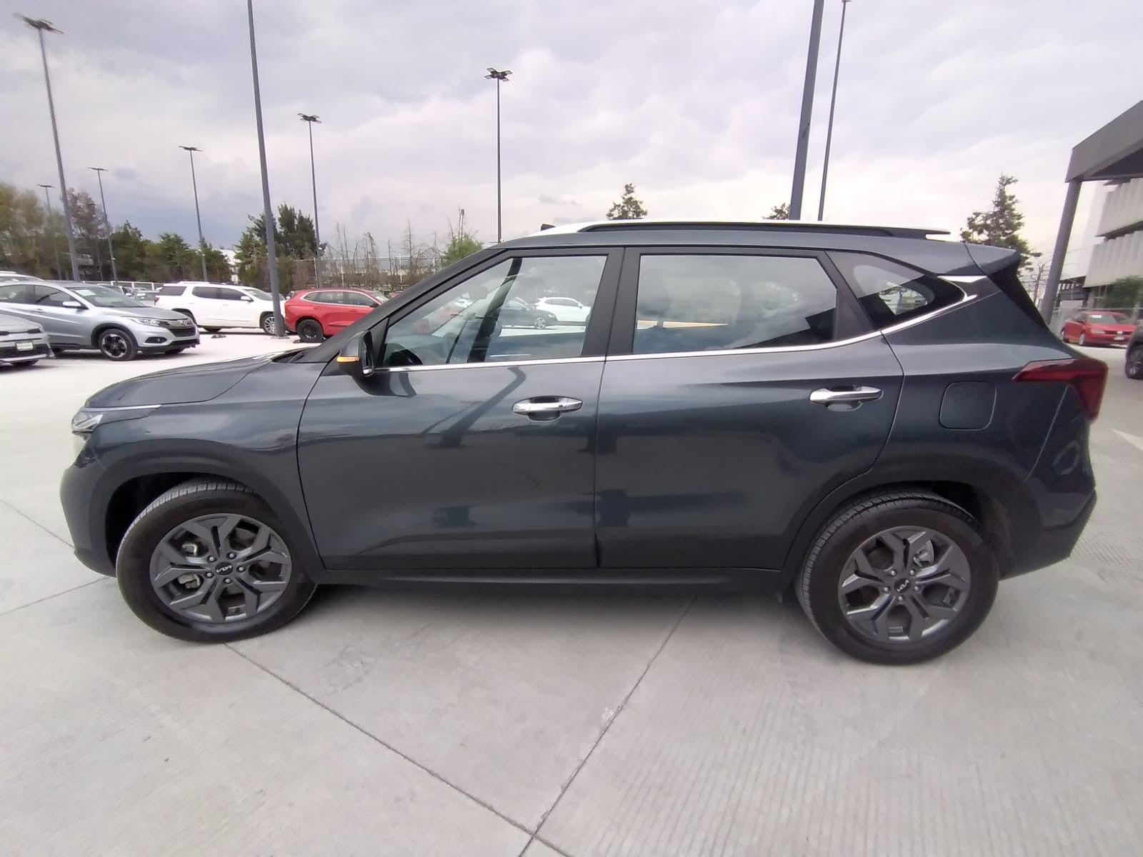 2025 Kia SELTOS SX