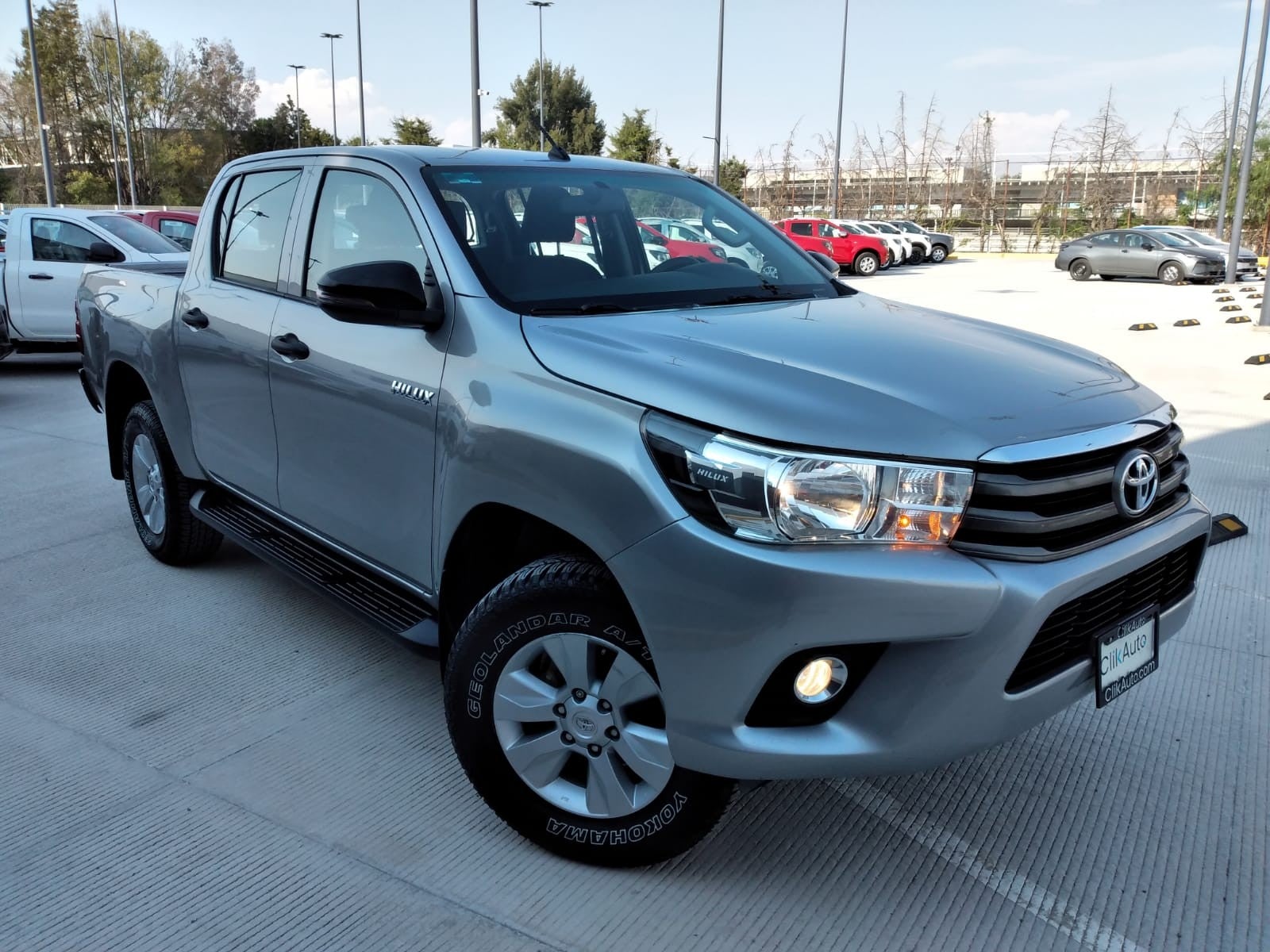 2020 Toyota HILUX D-CAB SR 5MT 4X2