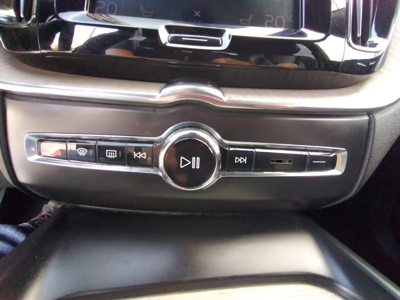 2019 Volvo XC60 INSCRIPTION T6 AWD