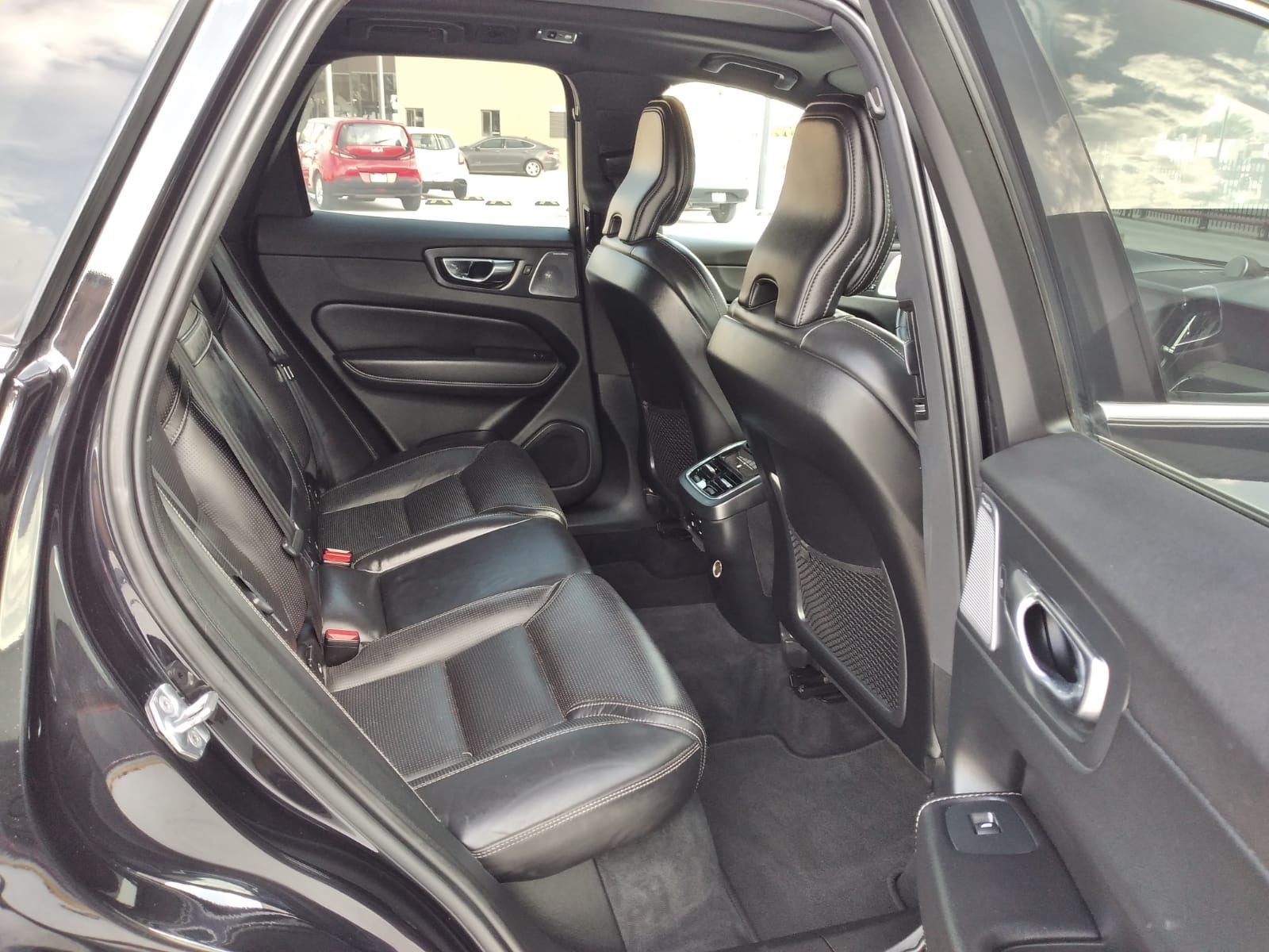 2019 Volvo XC60 INSCRIPTION T6 AWD