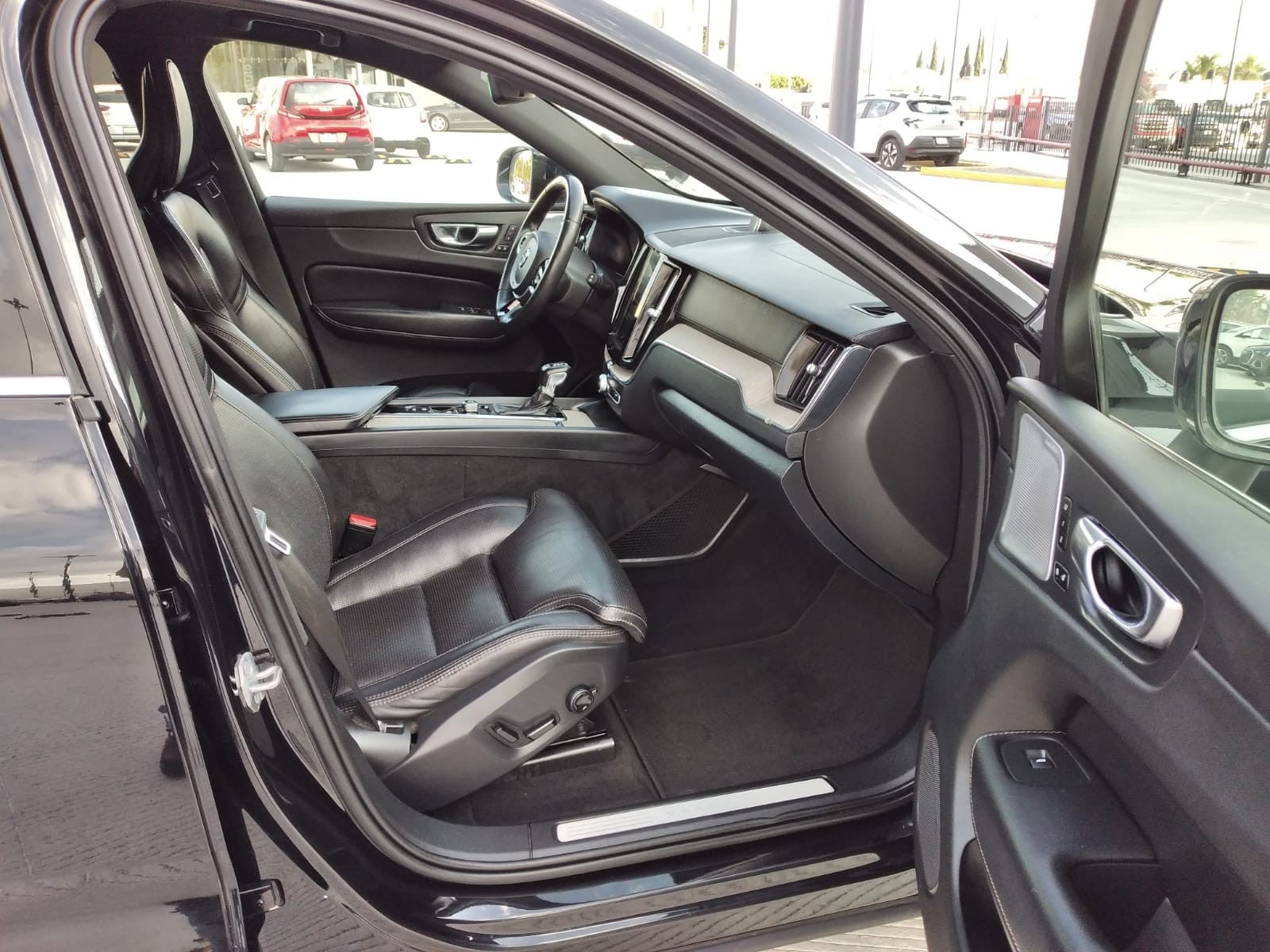 2019 Volvo XC60 INSCRIPTION T6 AWD
