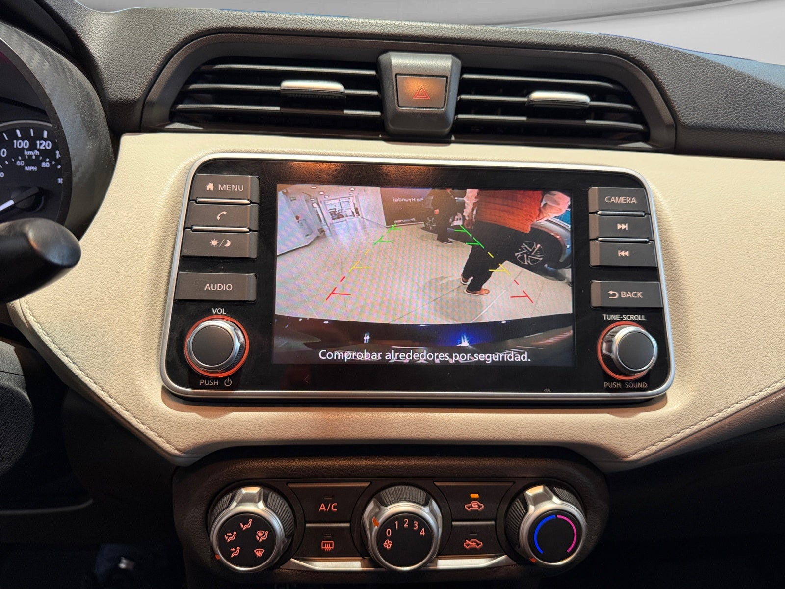 2020 Nissan VERSA ADVANCE CVT