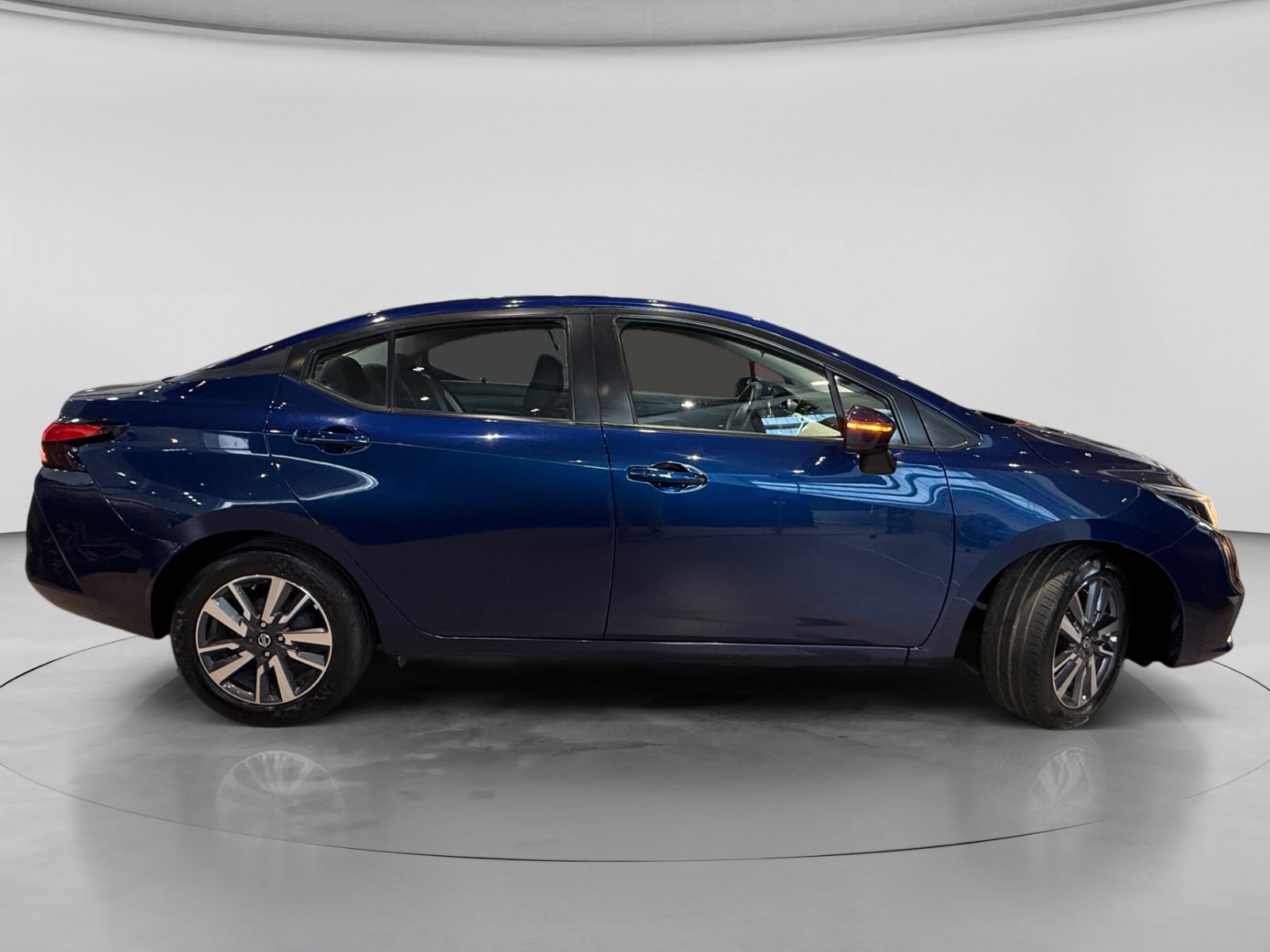 2020 Nissan VERSA ADVANCE CVT