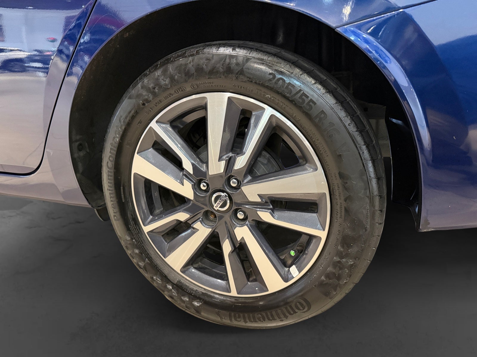 2020 Nissan VERSA ADVANCE CVT