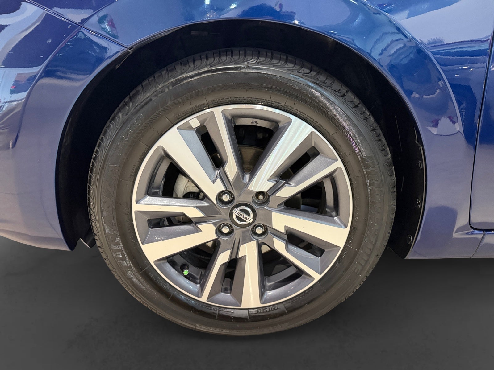 2020 Nissan VERSA ADVANCE CVT