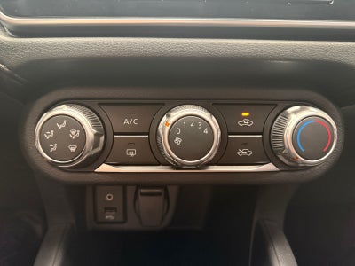 2022 Nissan VERSA SENSE CVT 22