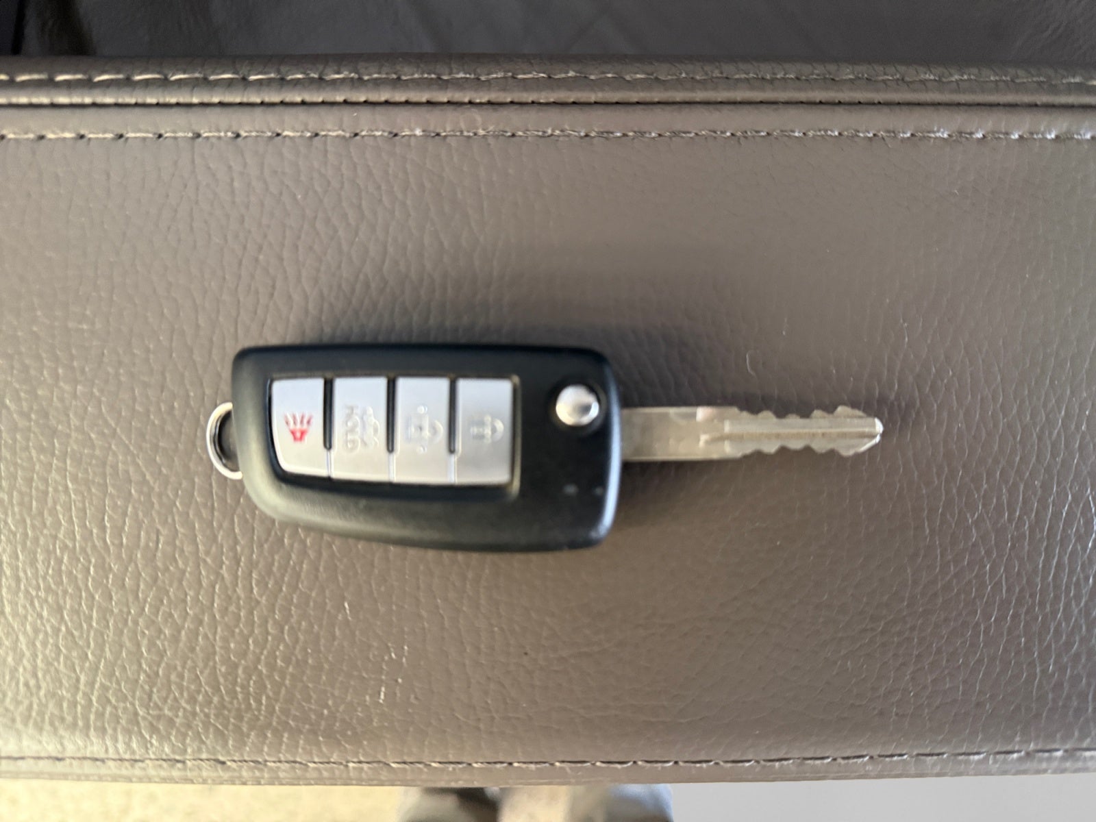 2022 Nissan VERSA SENSE CVT 22