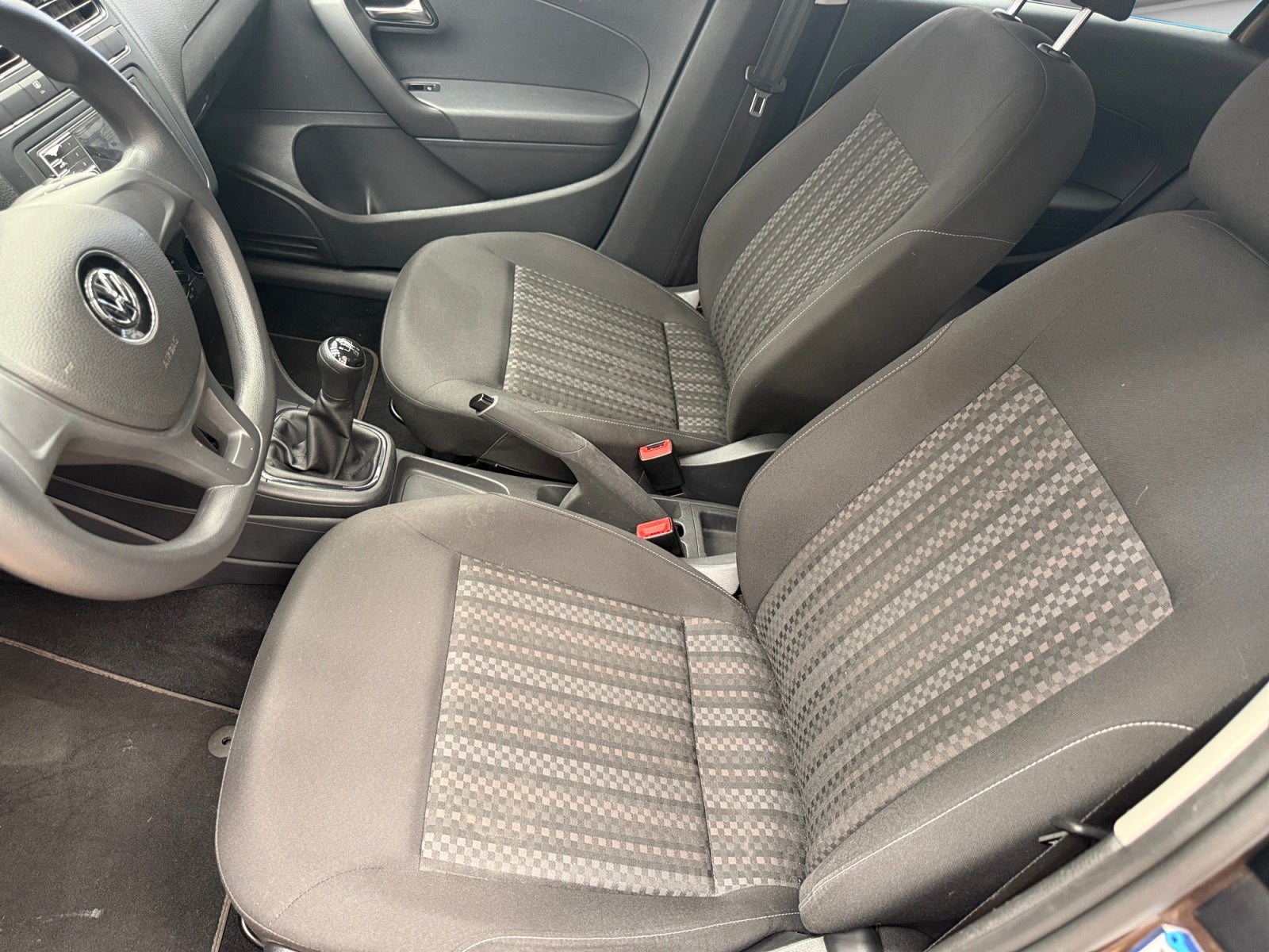 2017 Volkswagen VENTO STD.