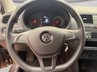 2017 Volkswagen VENTO STD.
