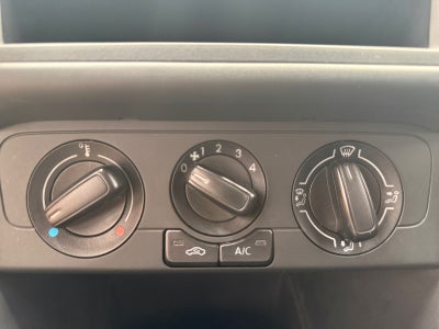 2017 Volkswagen VENTO STD.