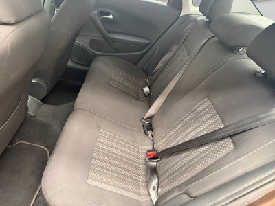 2017 Volkswagen VENTO STD.