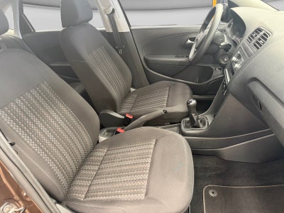 2017 Volkswagen VENTO STD.