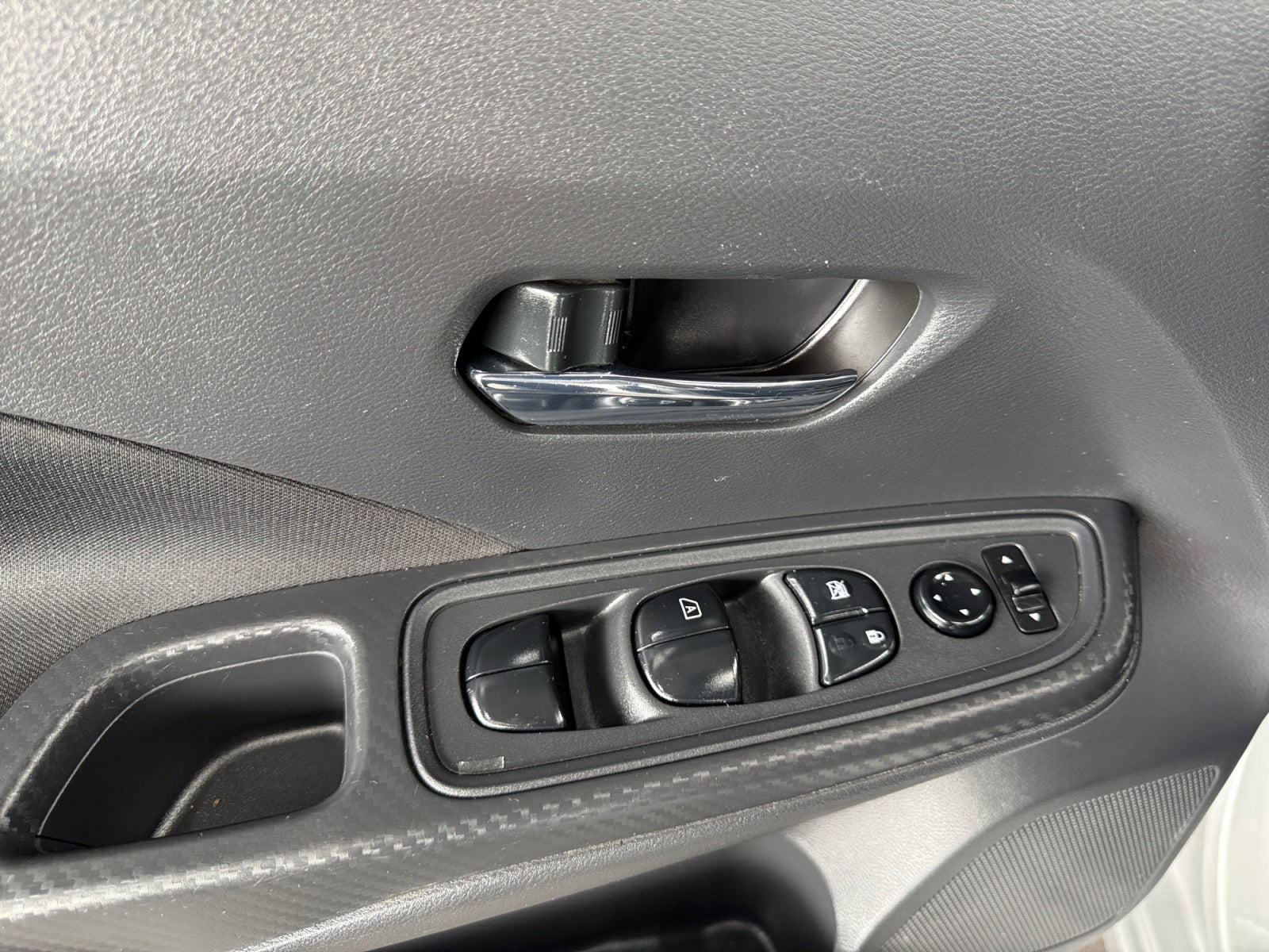 2022 Nissan VERSA ADVANCE MT 22