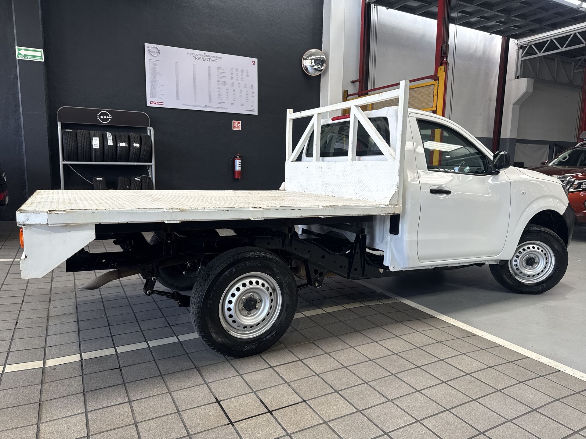 2023 Nissan NP300 CHASIS TM AC 23
