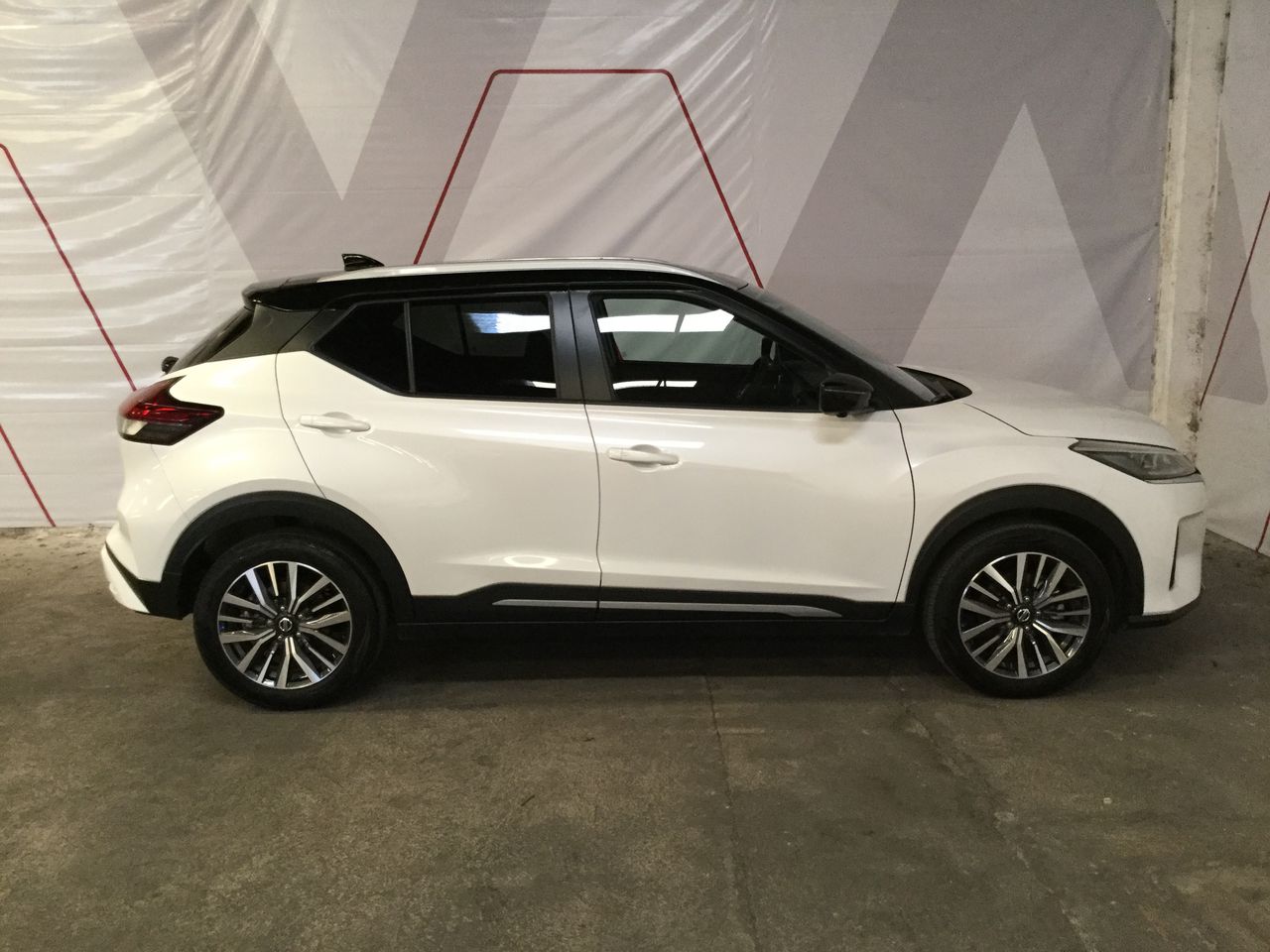 2021 Nissan KICKS PLATINUM BI-TONO 1.6 LTS CVT 21
